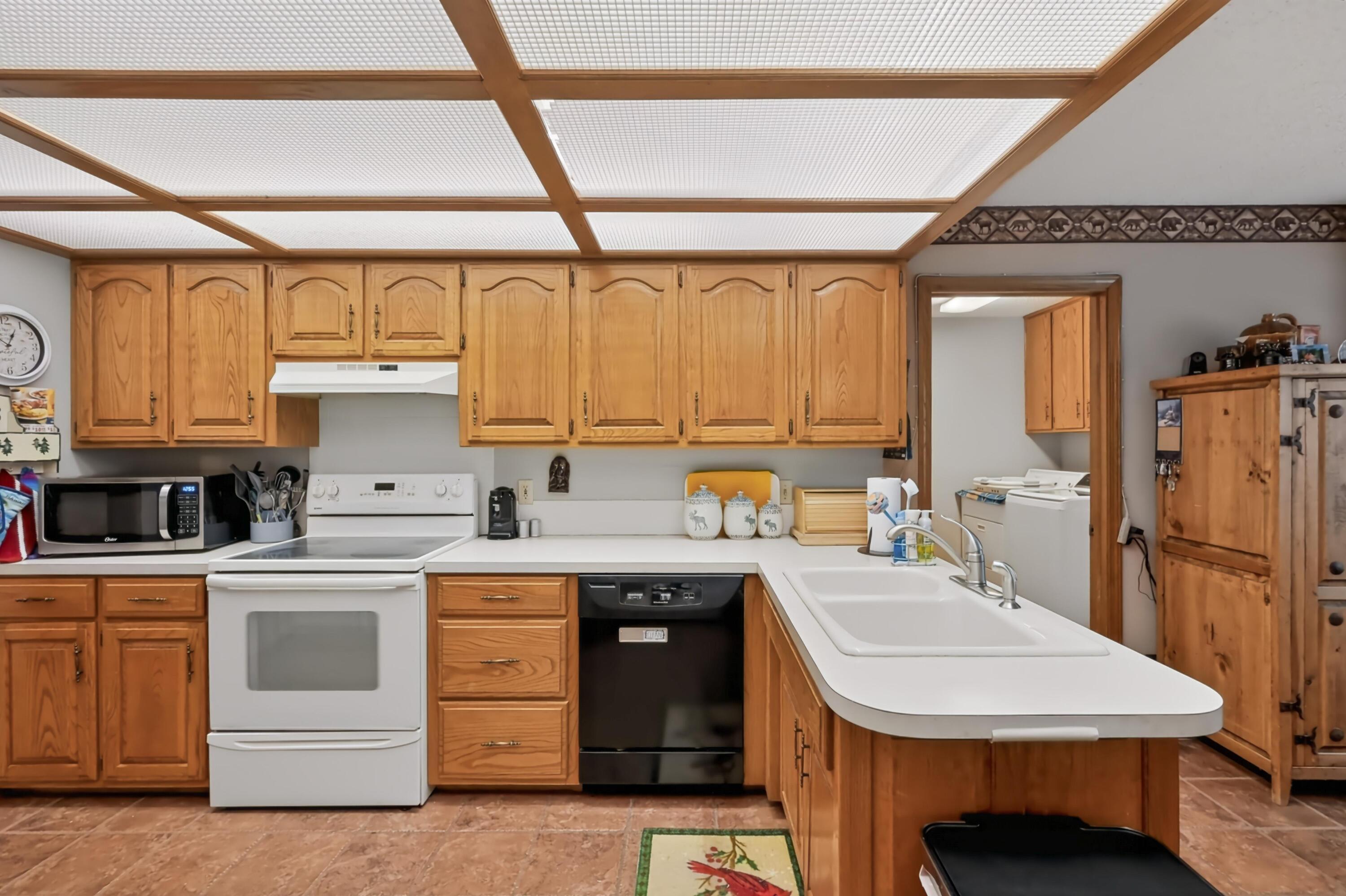 2219 Twin Hills Drive Property Photo 18