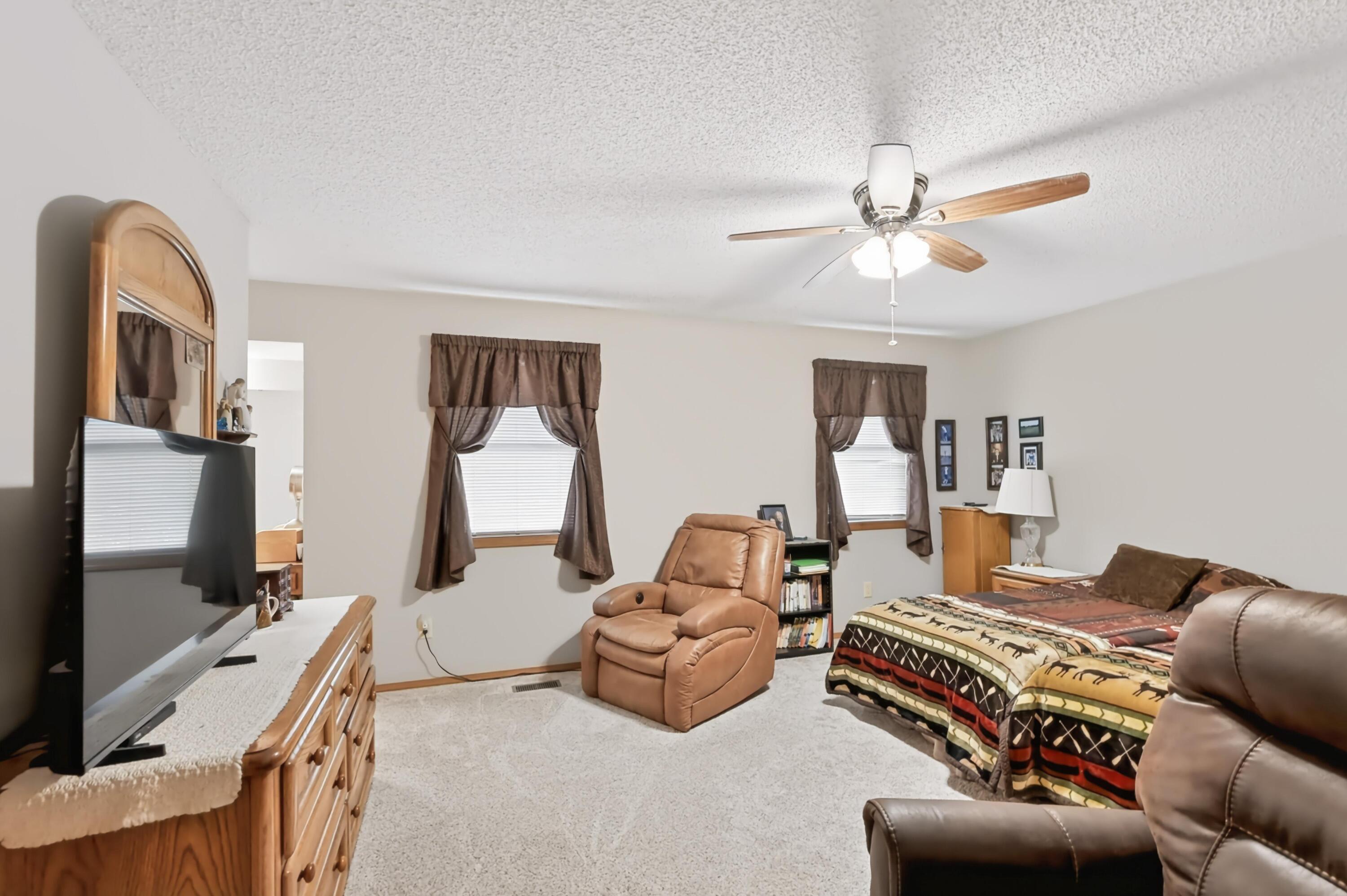 2219 Twin Hills Drive Property Photo 31