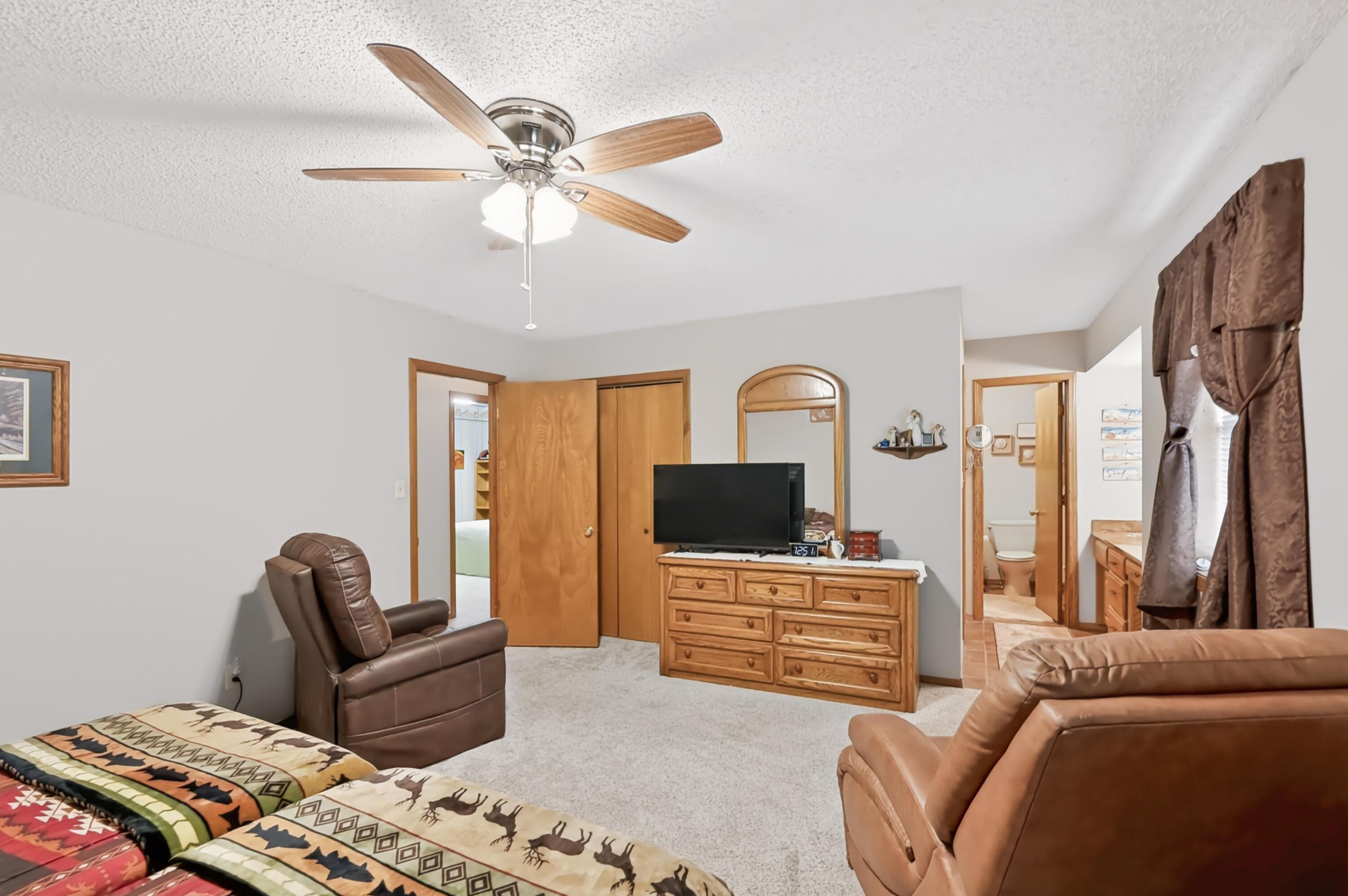 2219 Twin Hills Drive Property Photo 33