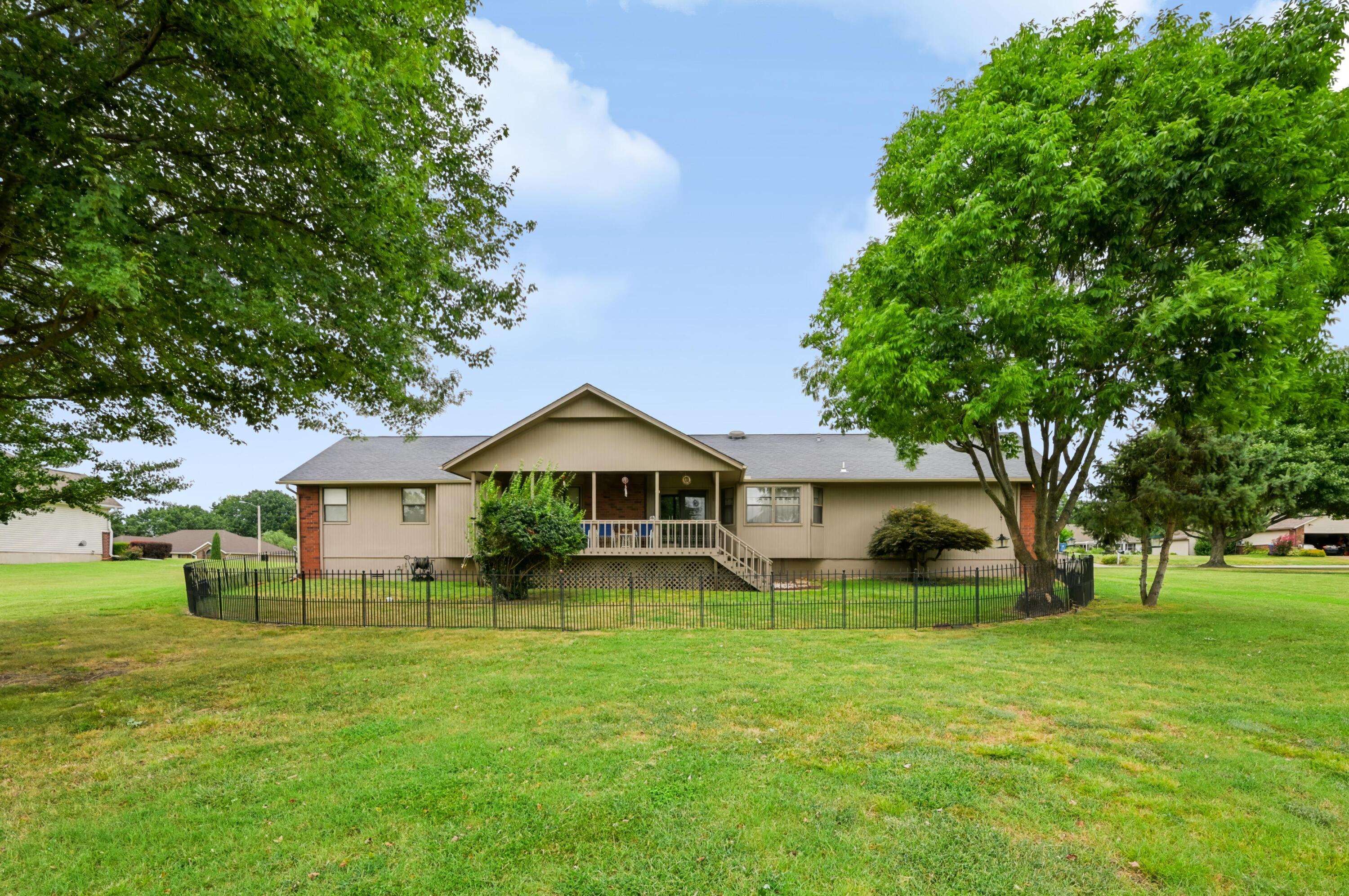 2219 Twin Hills Drive Property Photo 39
