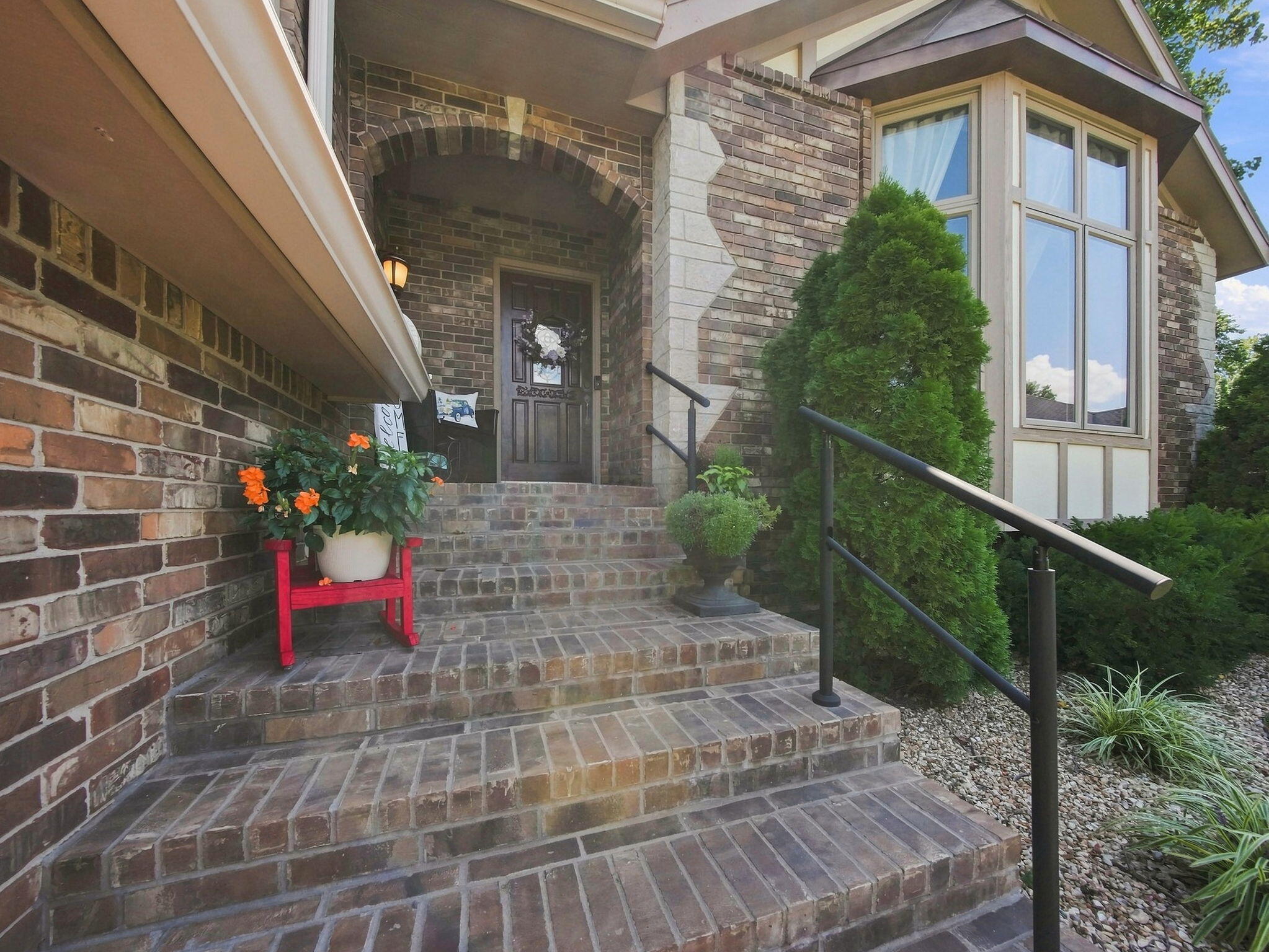862 West Kingsway Drive Property Photo 7