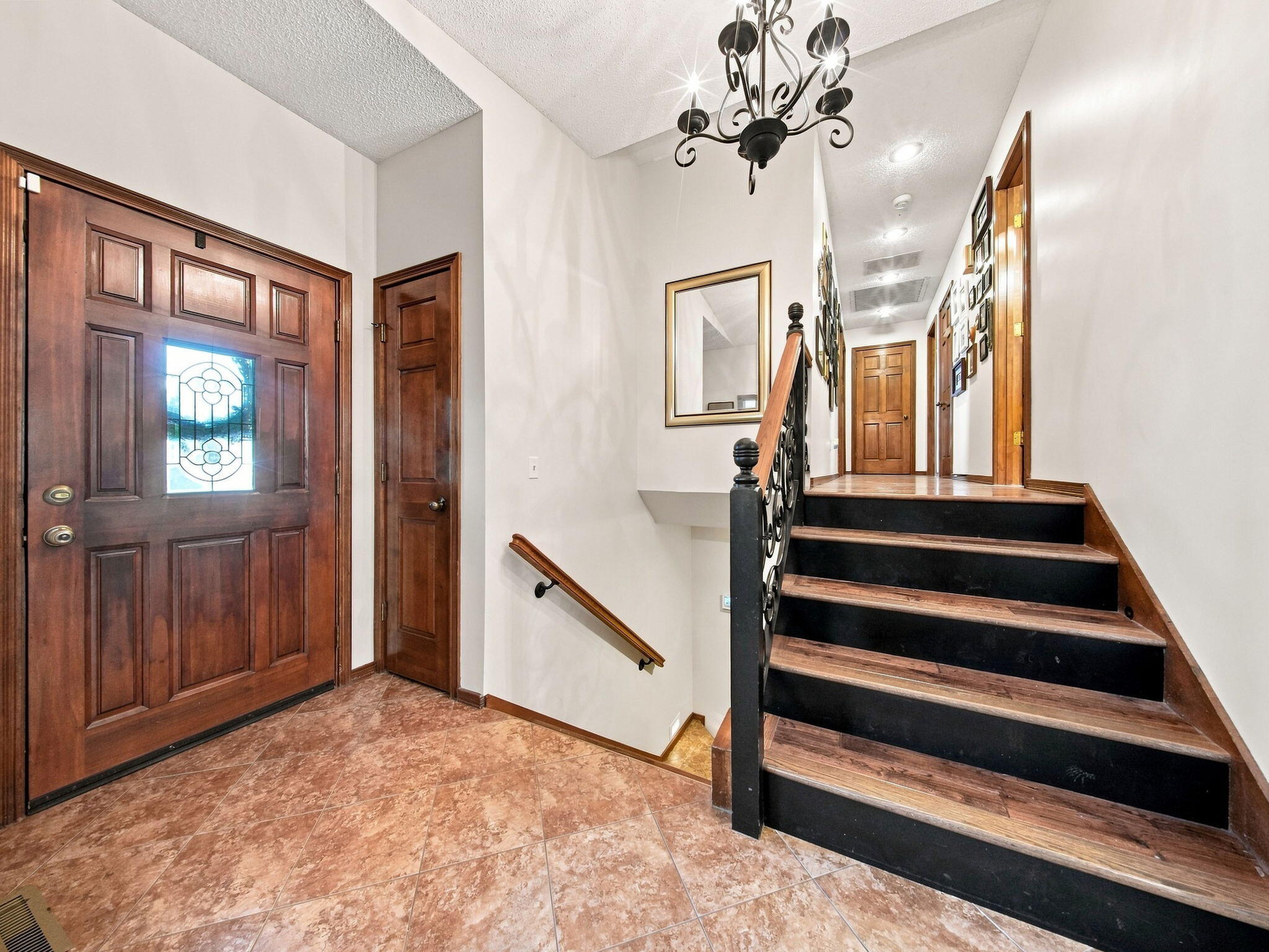 862 West Kingsway Drive Property Photo 12