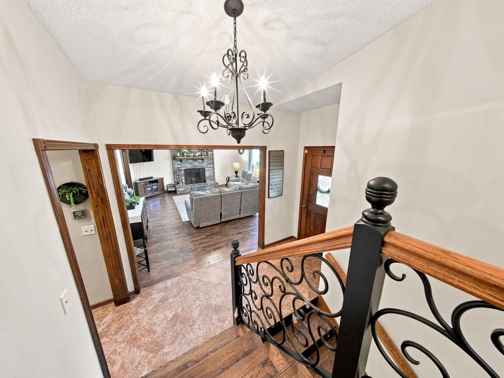 862 West Kingsway Drive Property Photo 27