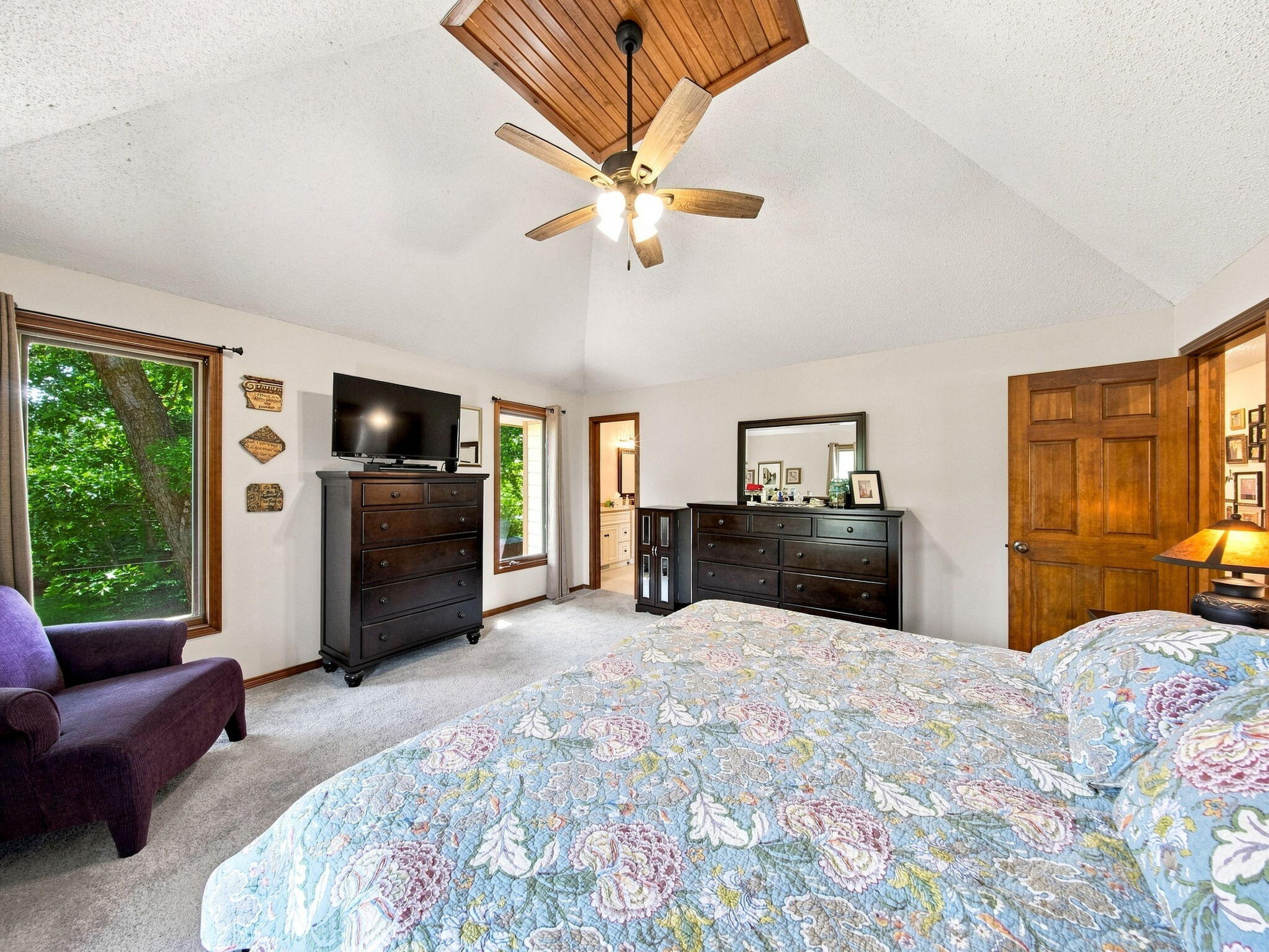 862 West Kingsway Drive Property Photo 29