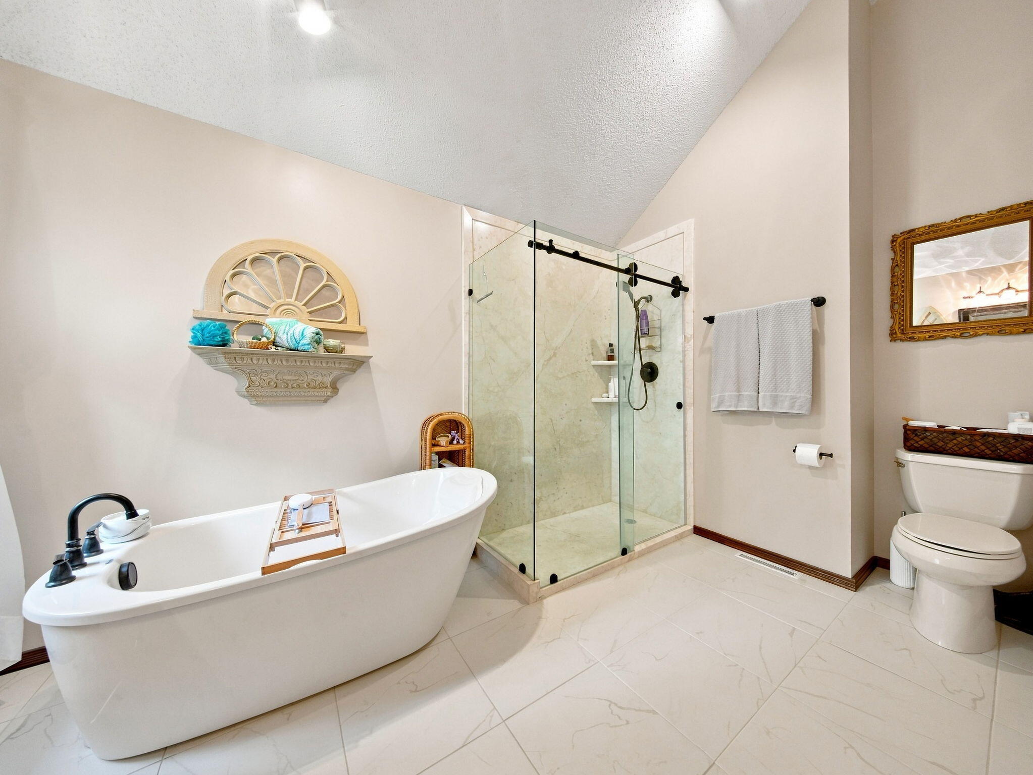 862 West Kingsway Drive Property Photo 34