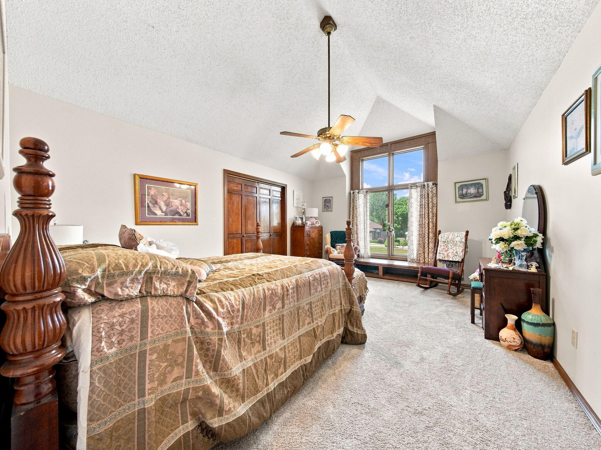862 West Kingsway Drive Property Photo 39