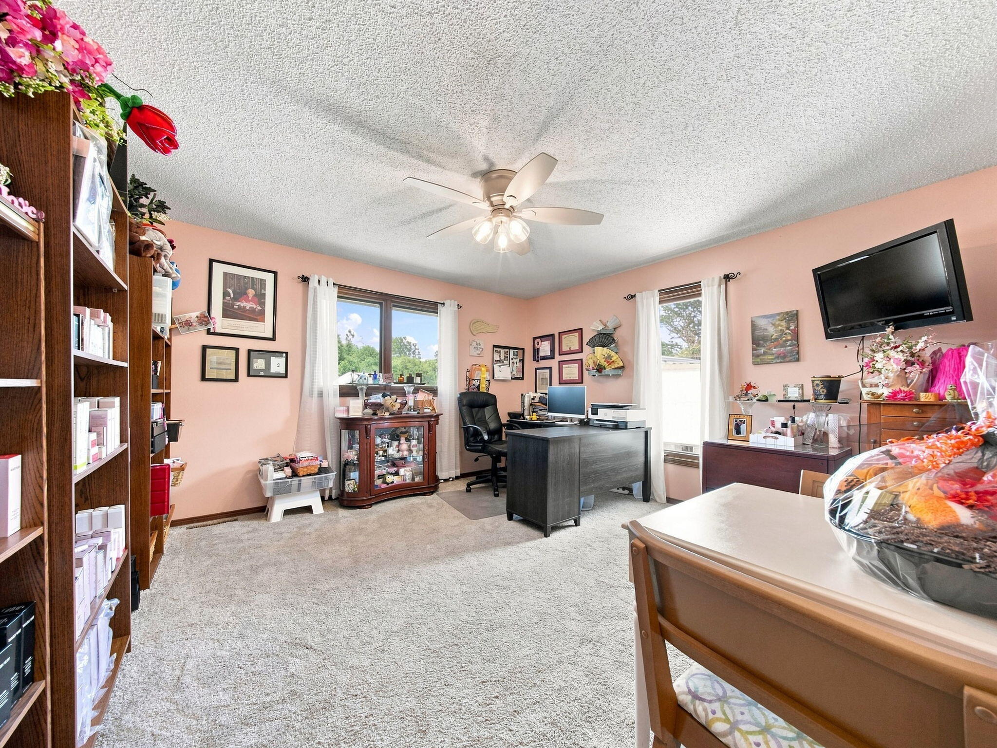 862 West Kingsway Drive Property Photo 41