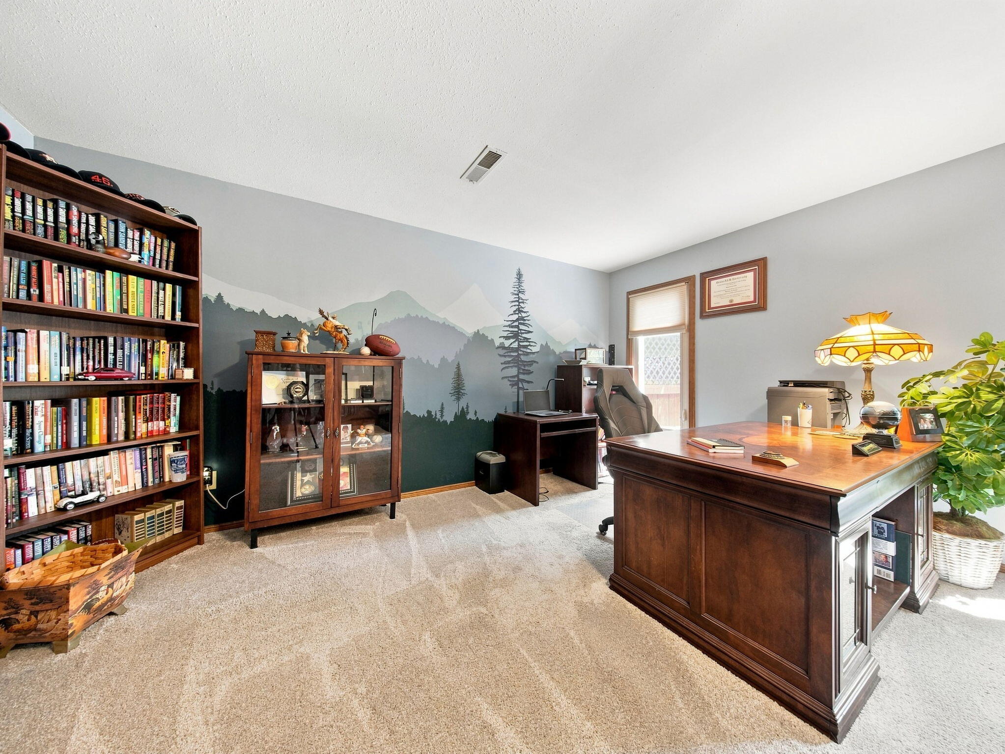 862 West Kingsway Drive Property Photo 44