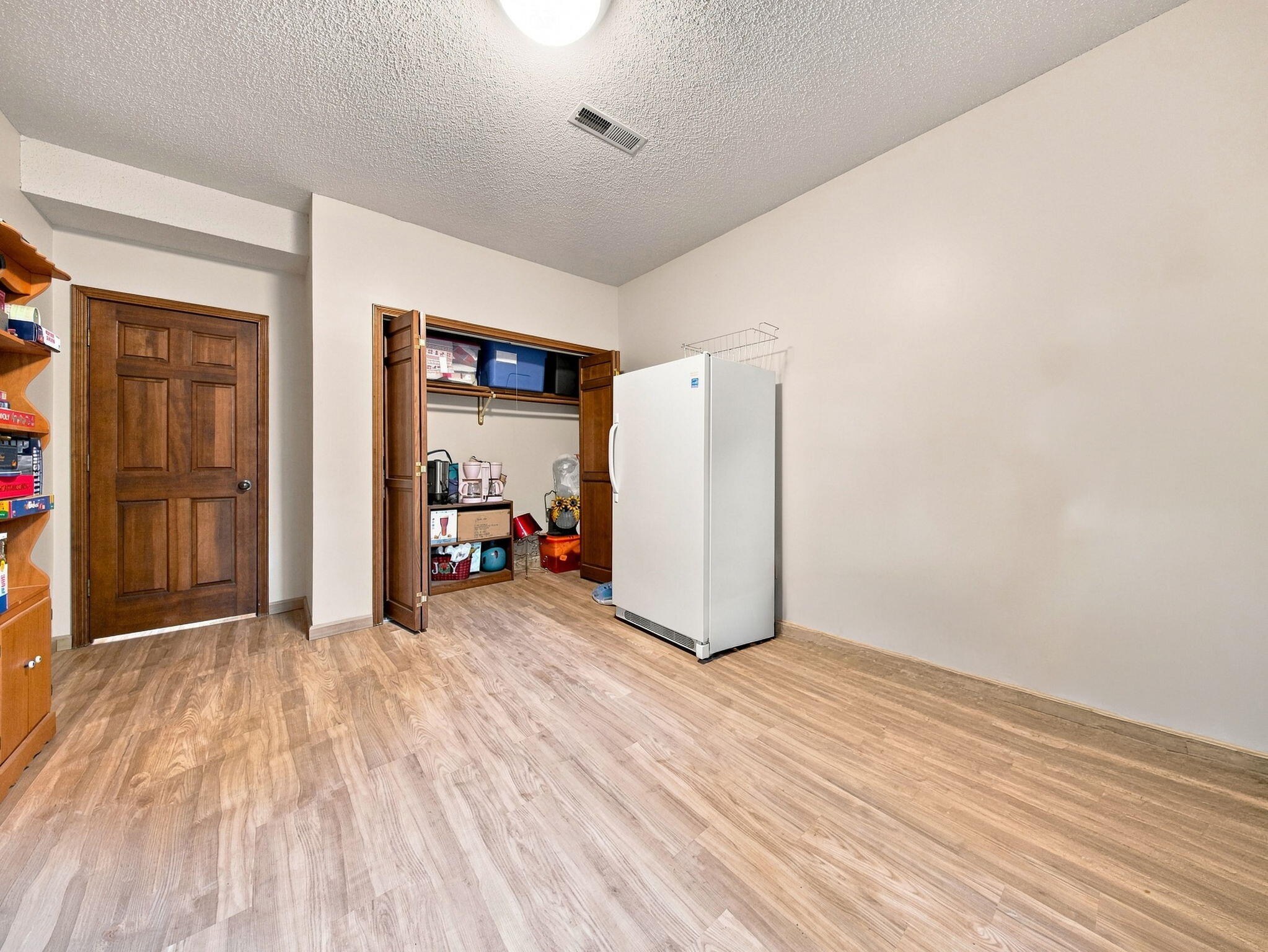 862 West Kingsway Drive Property Photo 47