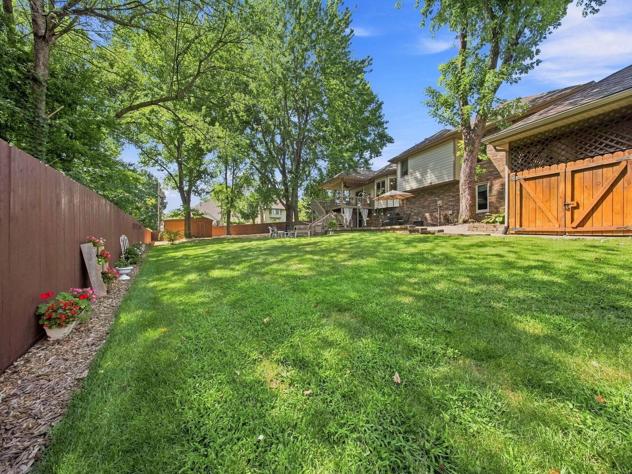 862 West Kingsway Drive Property Photo 63