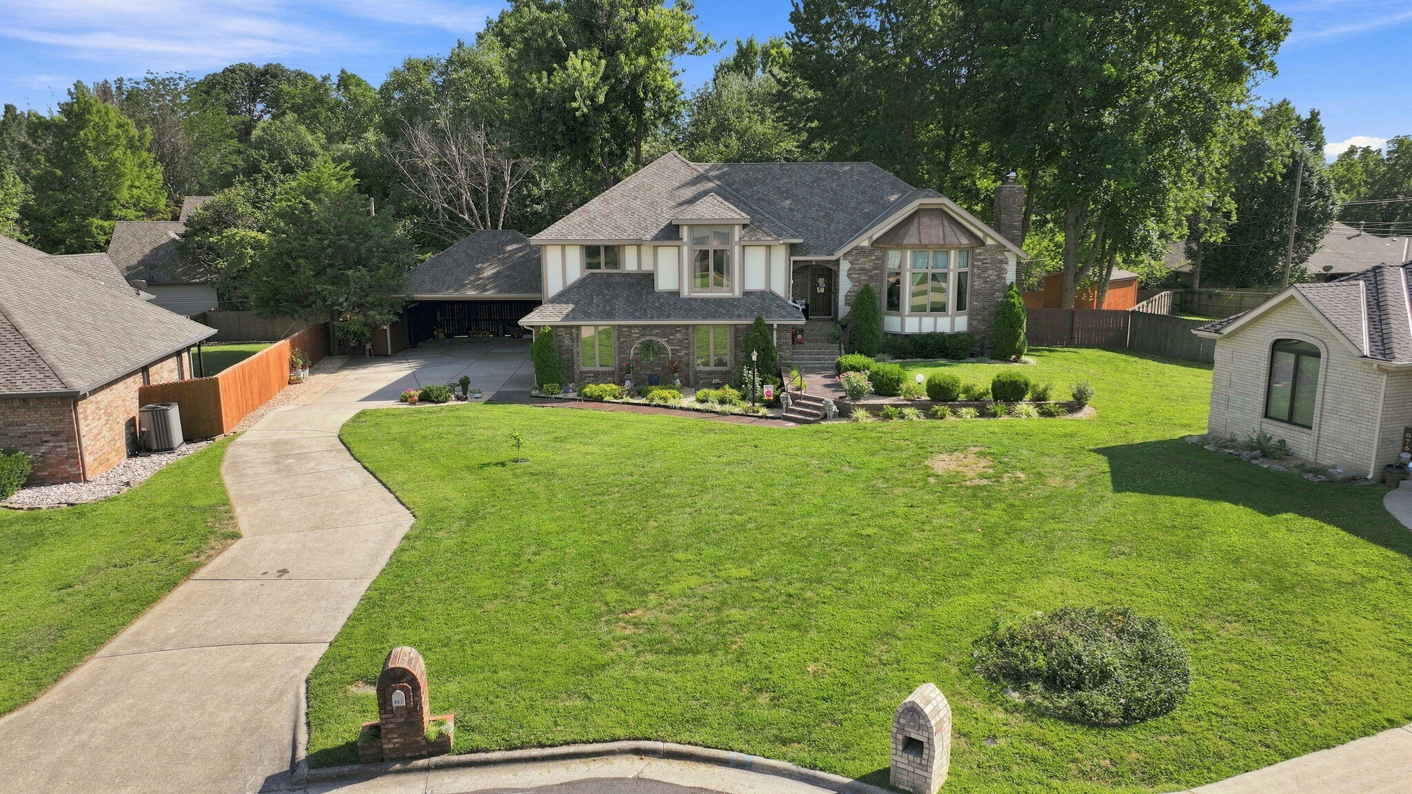 862 West Kingsway Drive Property Photo 82
