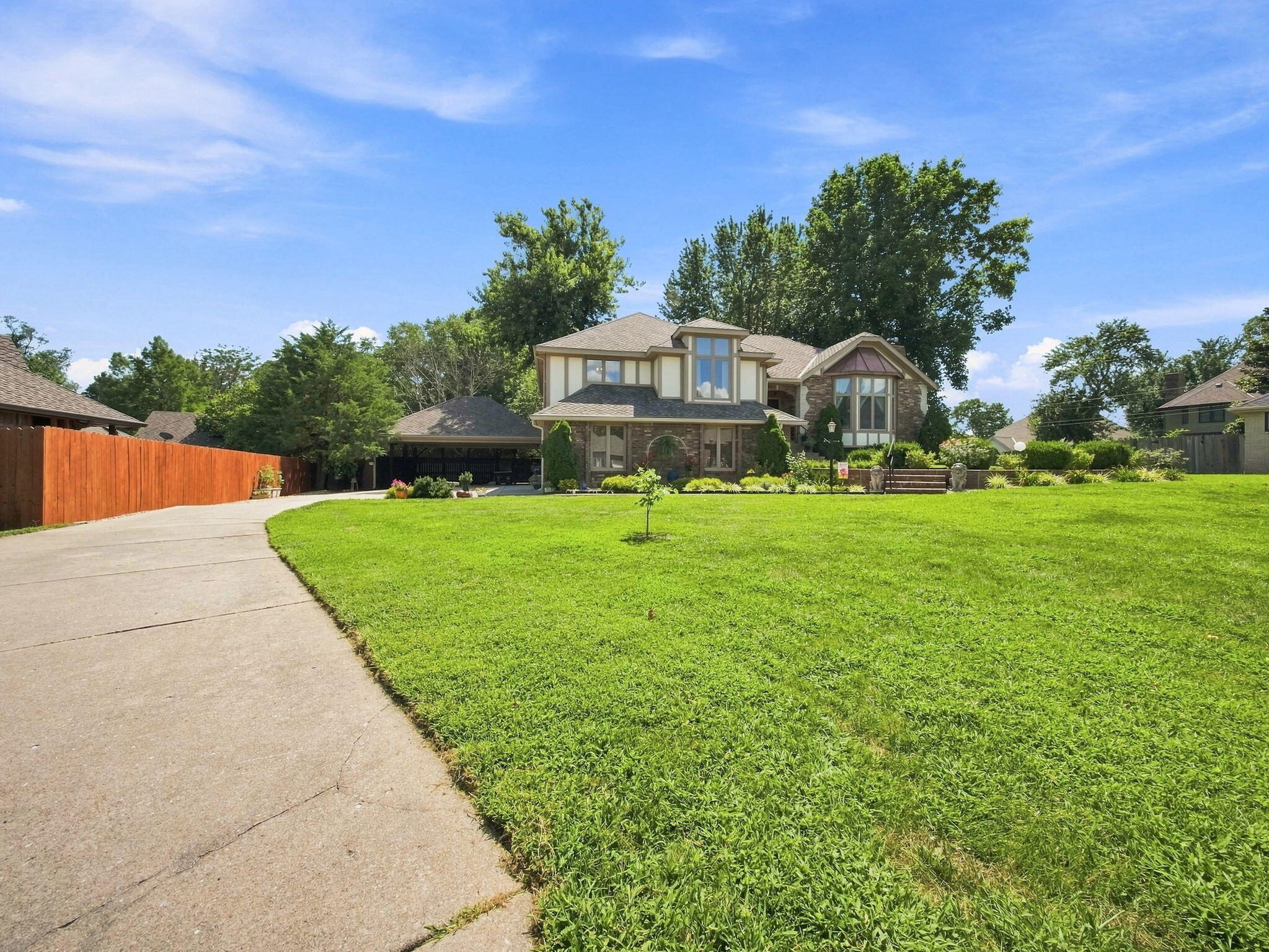 862 West Kingsway Drive Property Photo 85