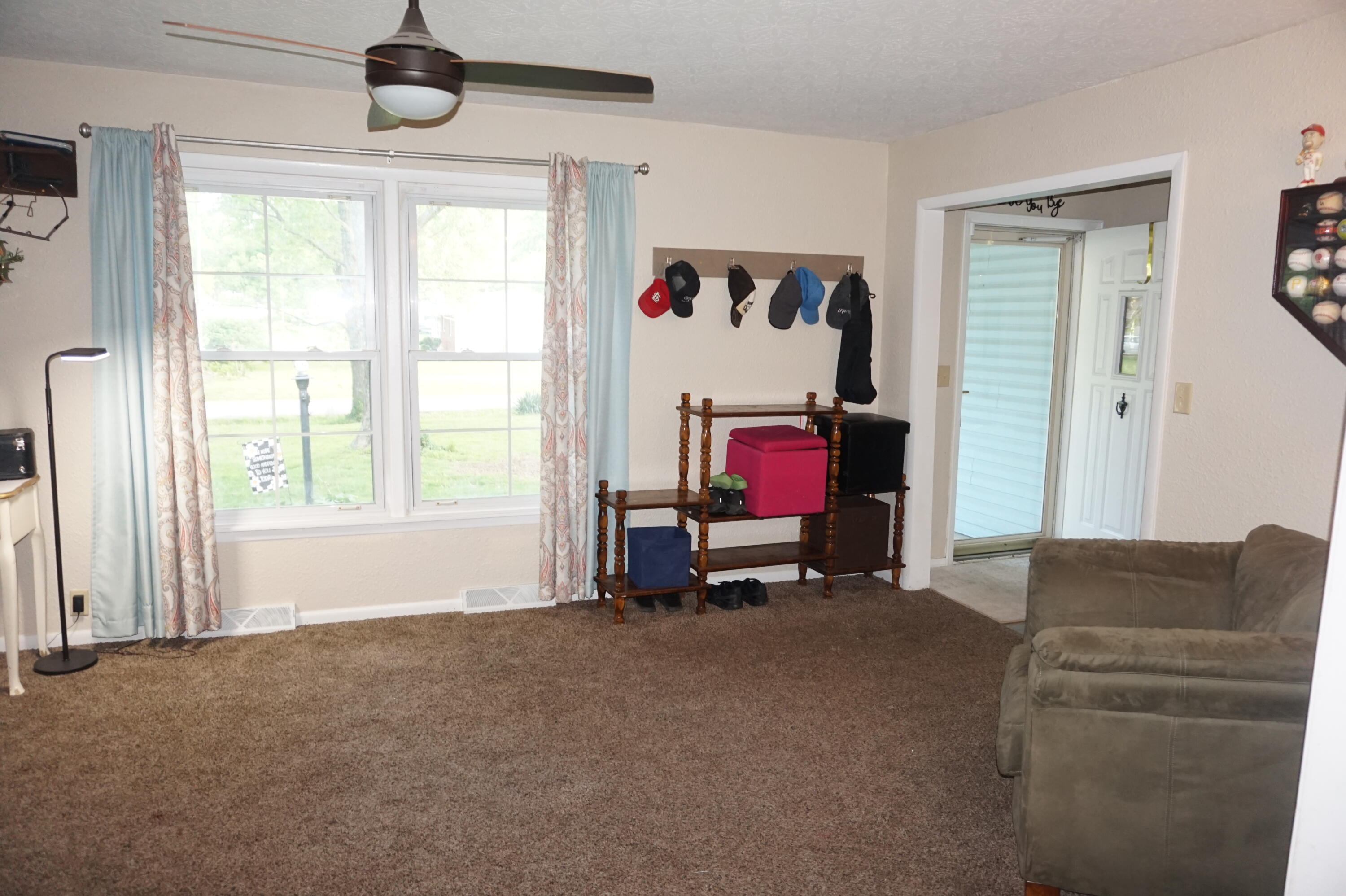 203 West King Drive Property Photo 8