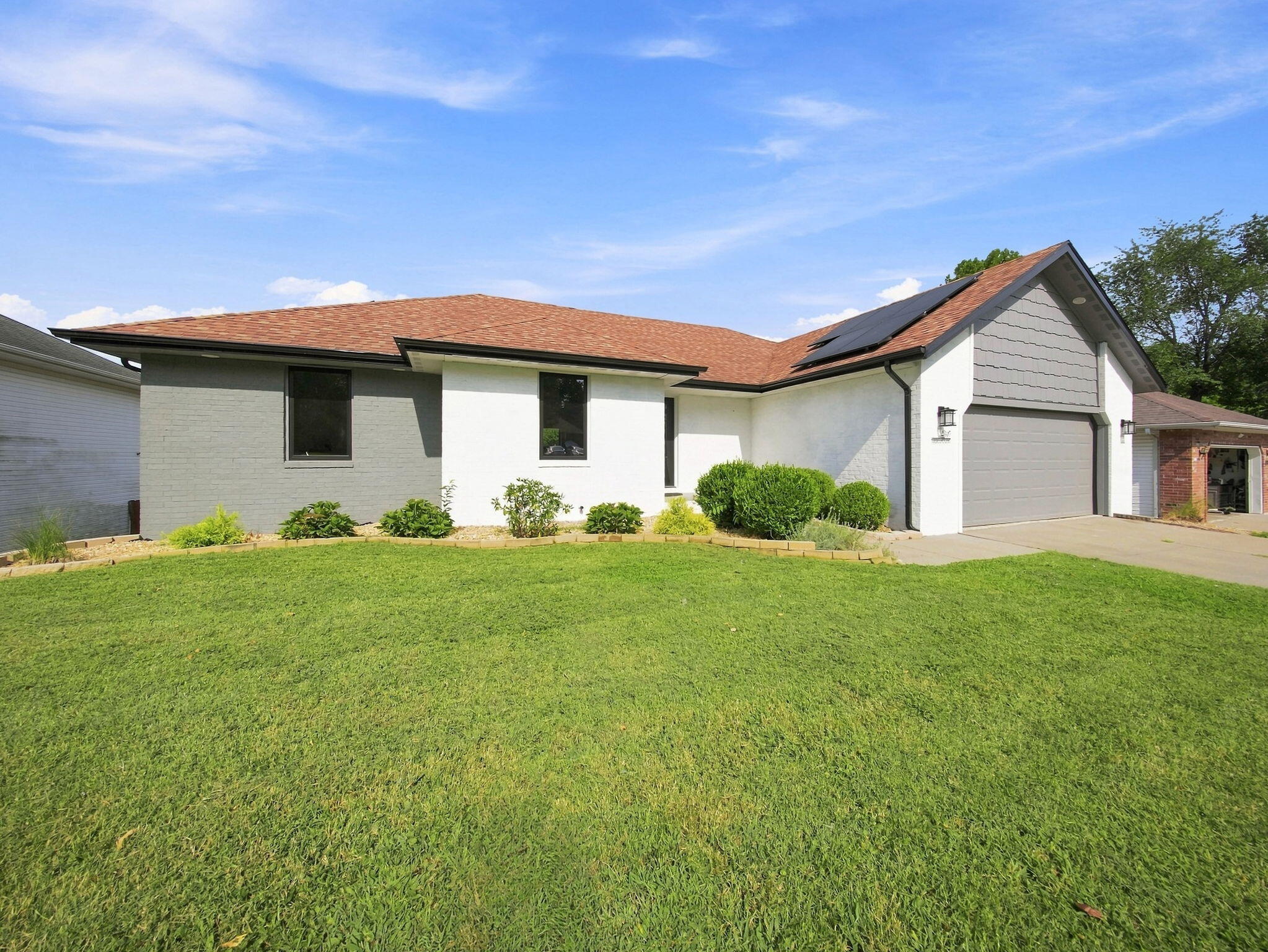 4397 South Hemlock Avenue Property Photo 4