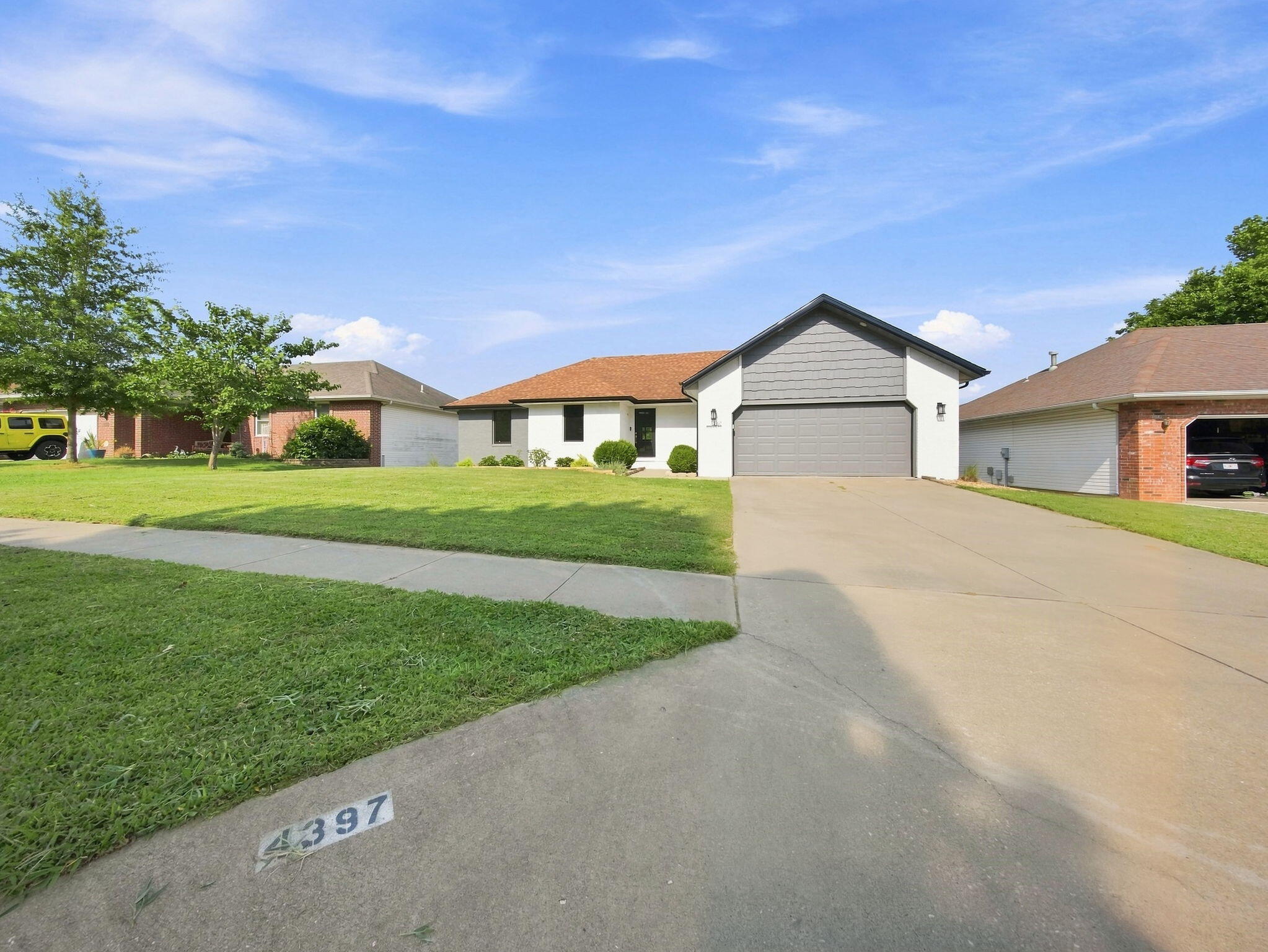 4397 South Hemlock Avenue Property Photo 6