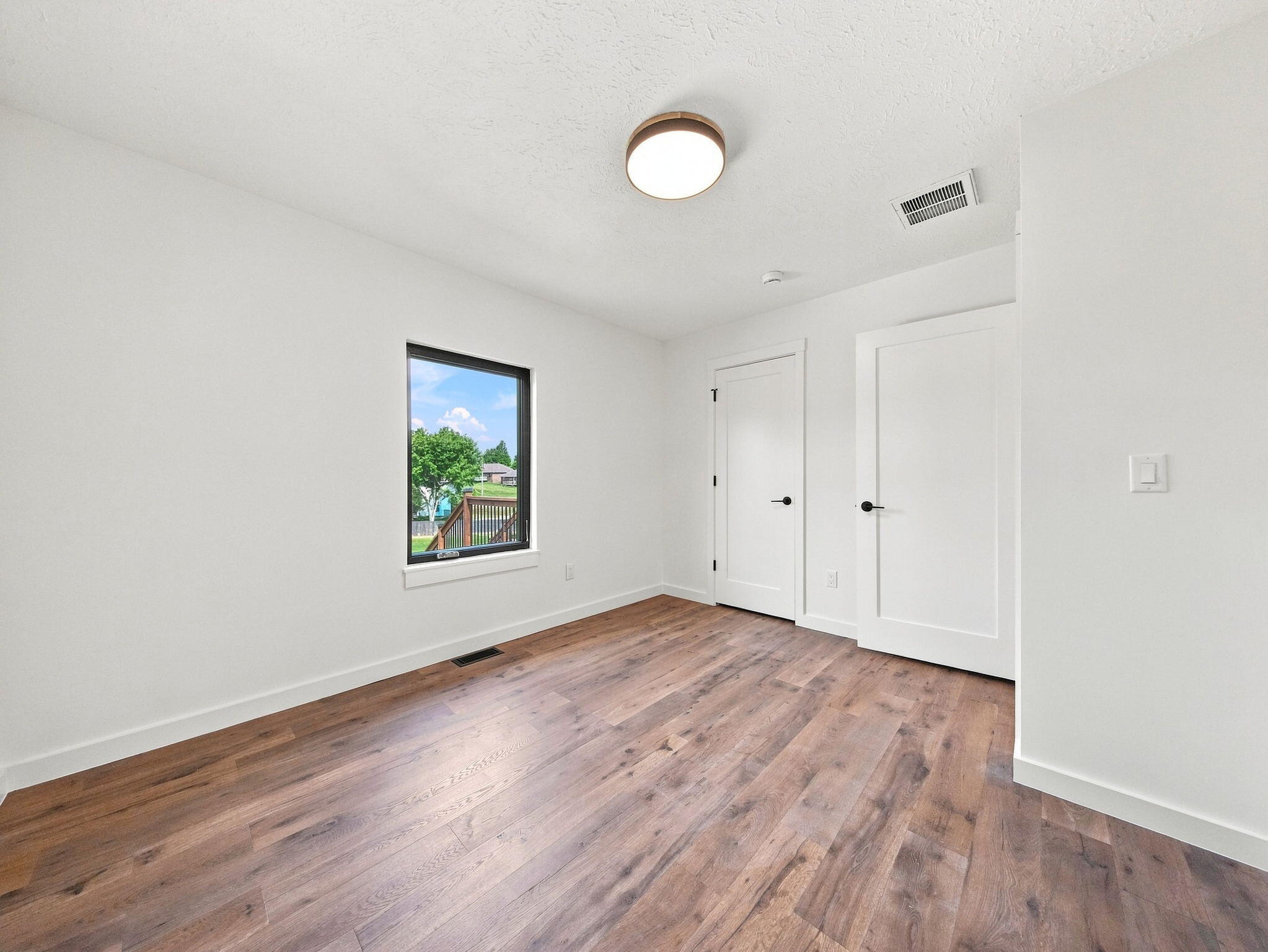 4397 South Hemlock Avenue Property Photo 34