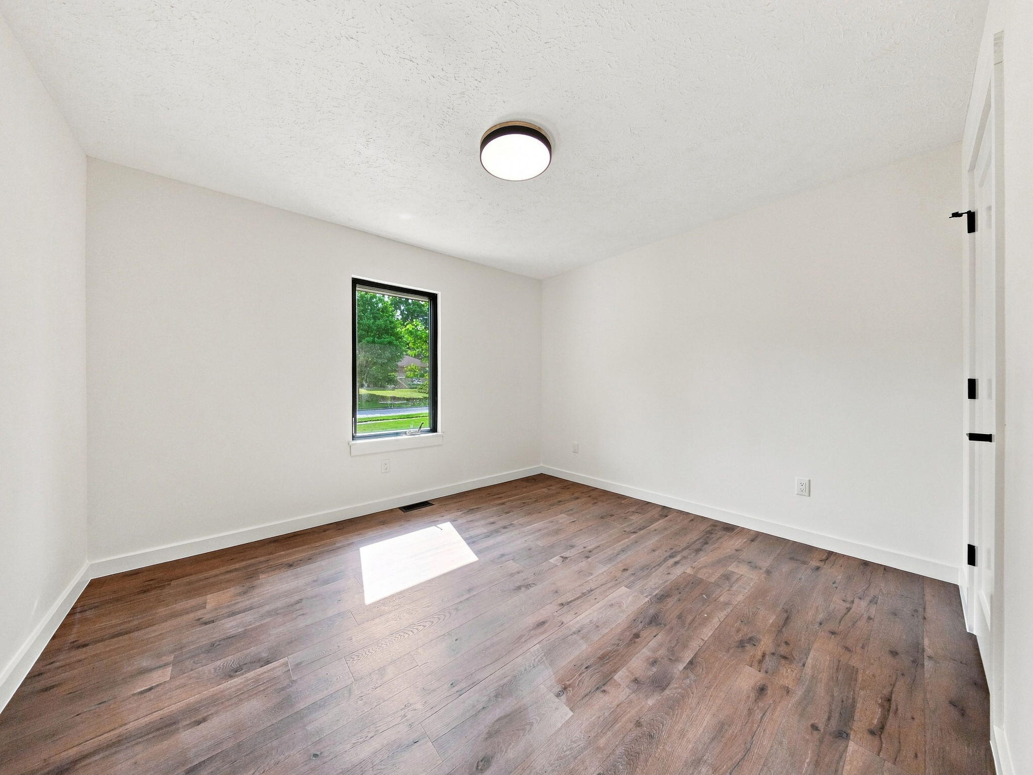 4397 South Hemlock Avenue Property Photo 37