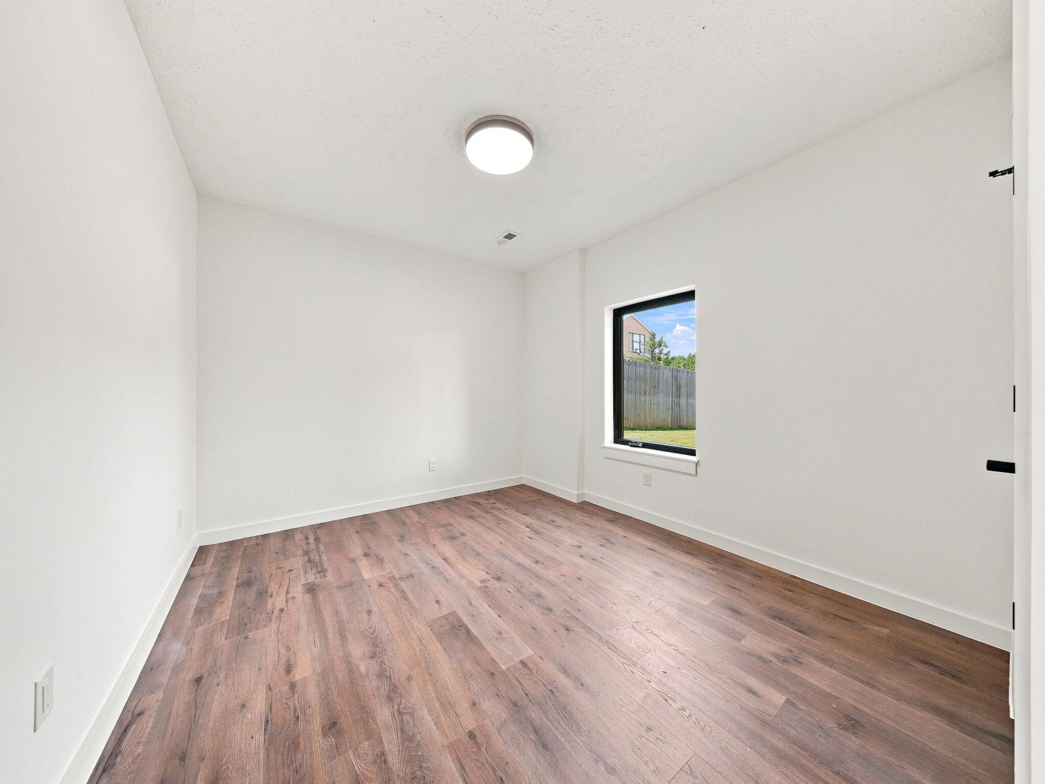 4397 South Hemlock Avenue Property Photo 40