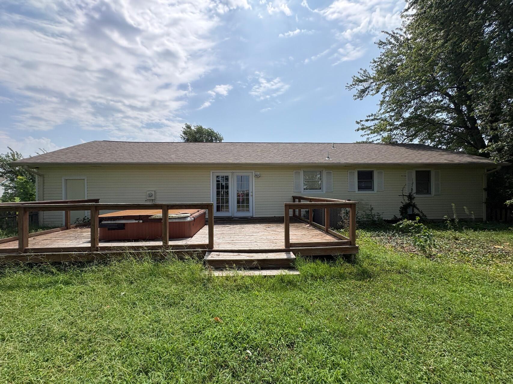 720 Meadow Lane Property Photo 3