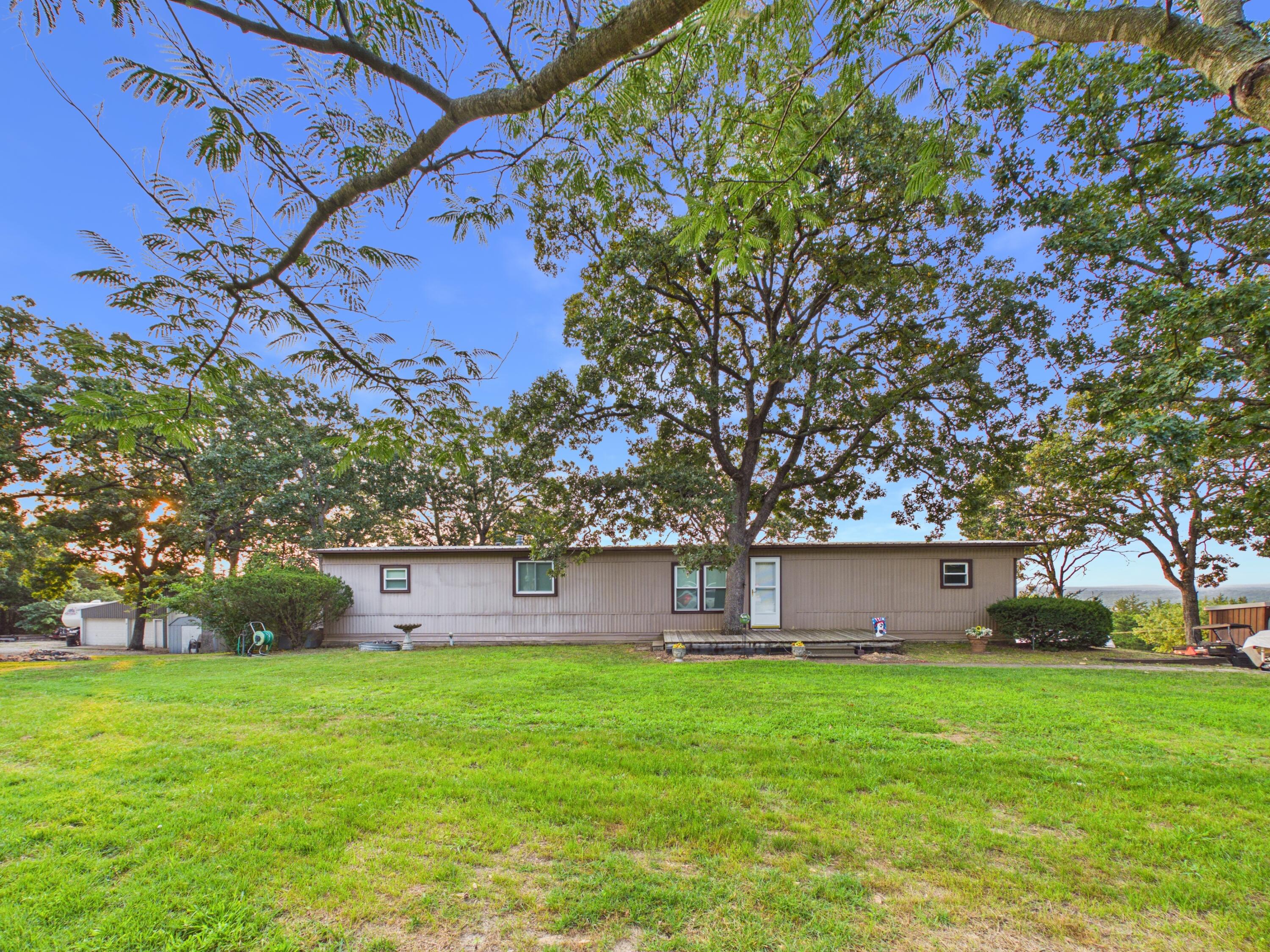 22565 County Road 203 Property Photo 2