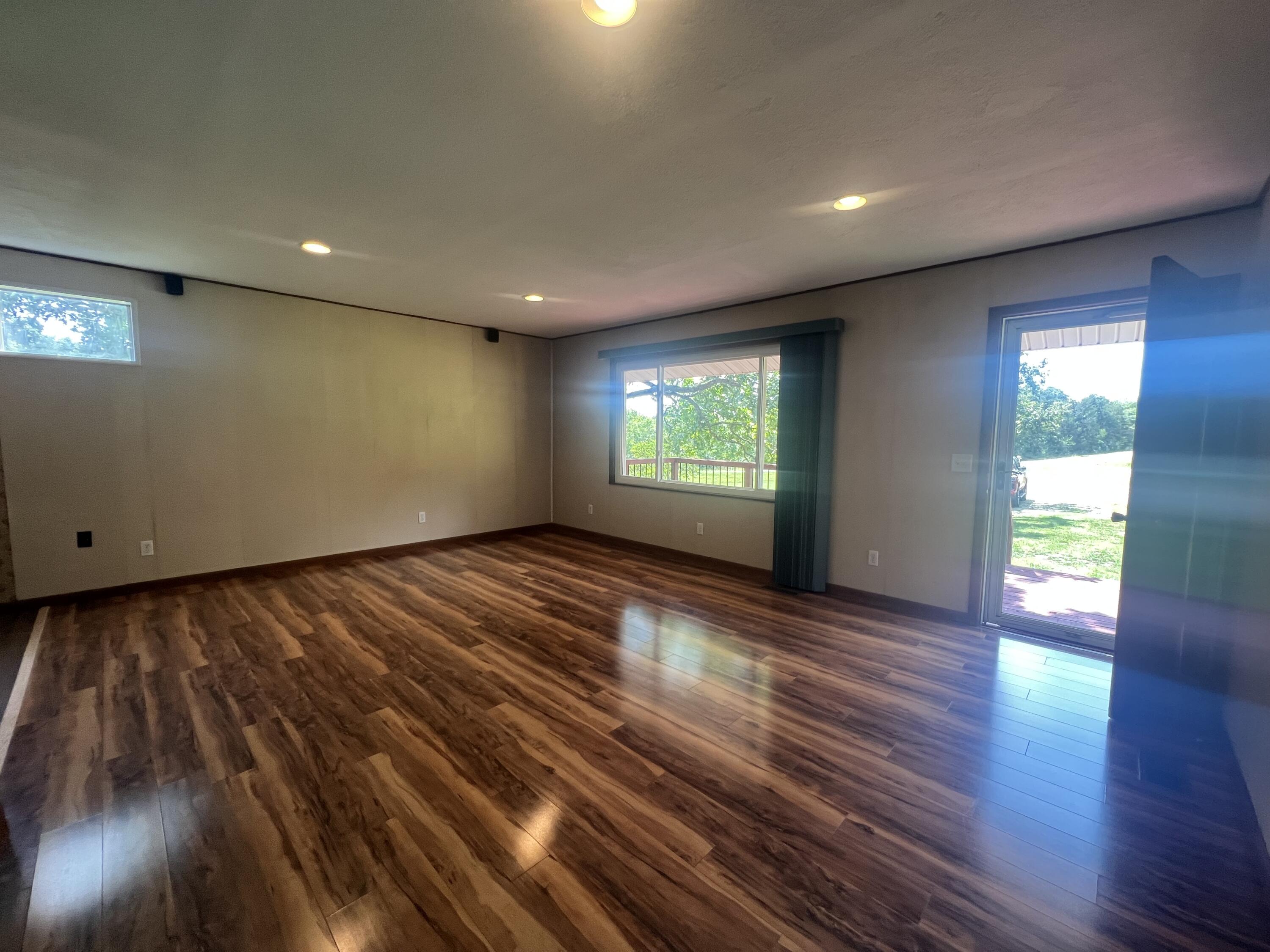 1737 State Highway M Property Photo 9