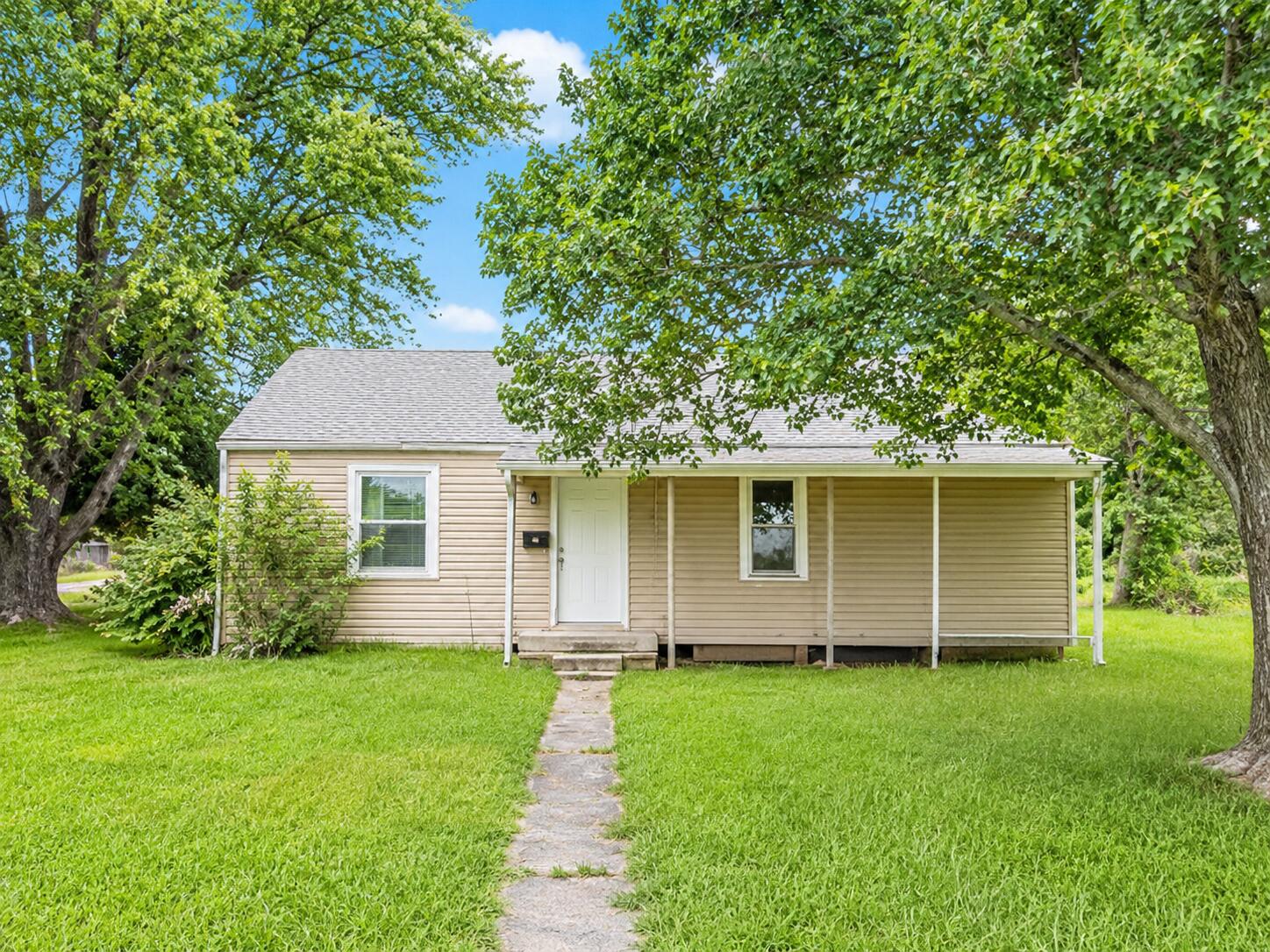 116 Montgomery Street Property Photo 1