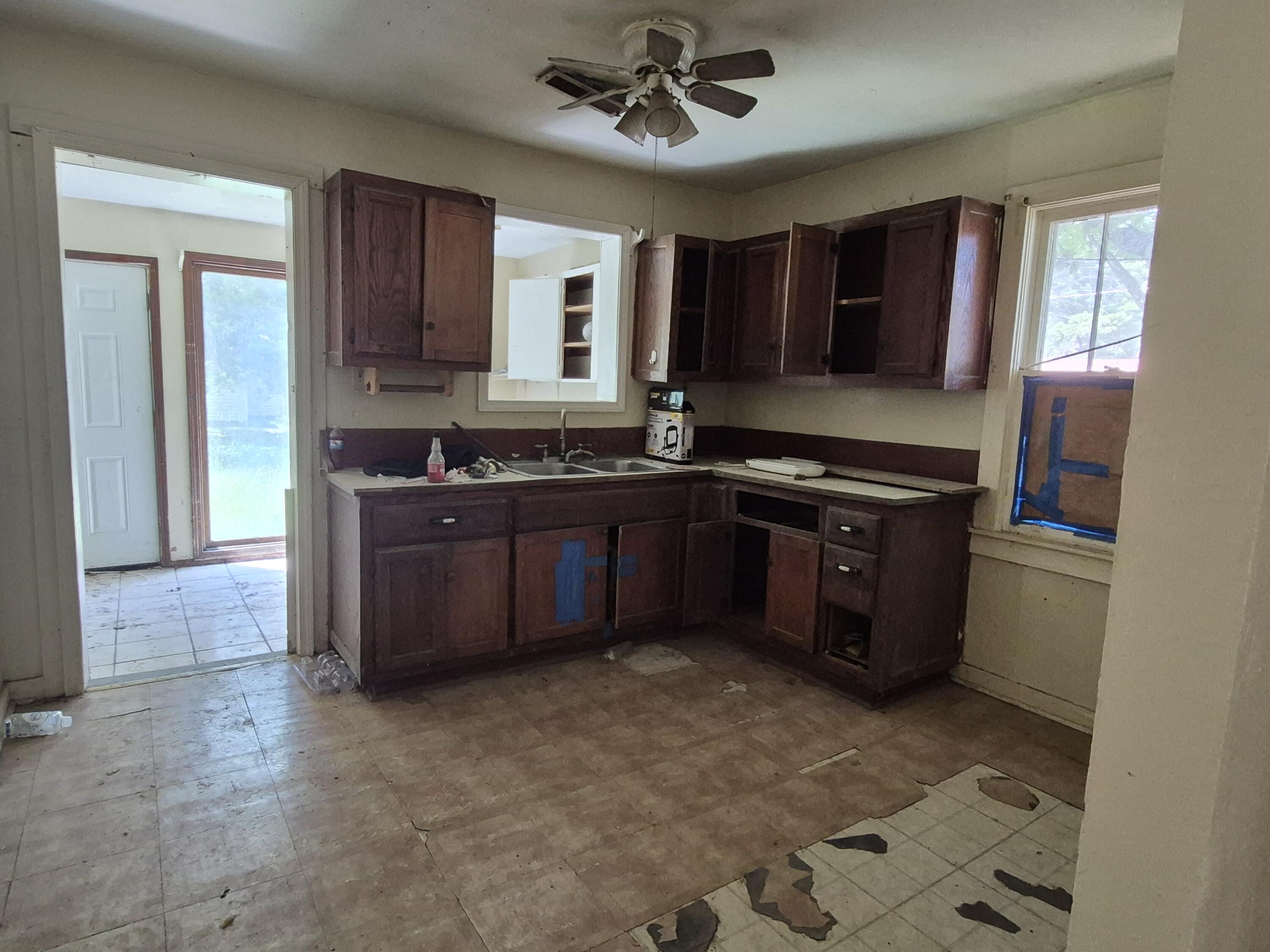 116 Montgomery Street Property Photo 3