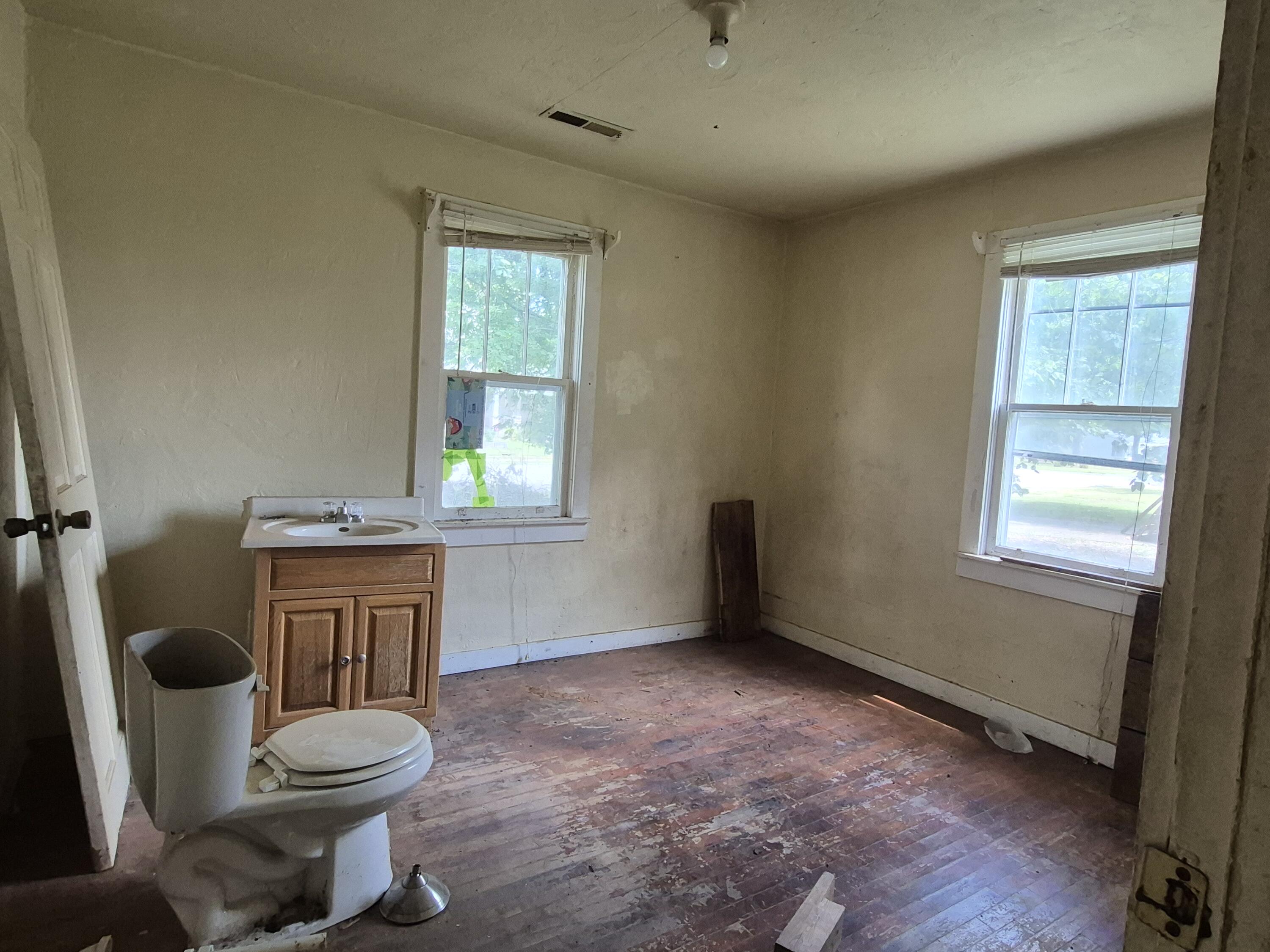 116 Montgomery Street Property Photo 14