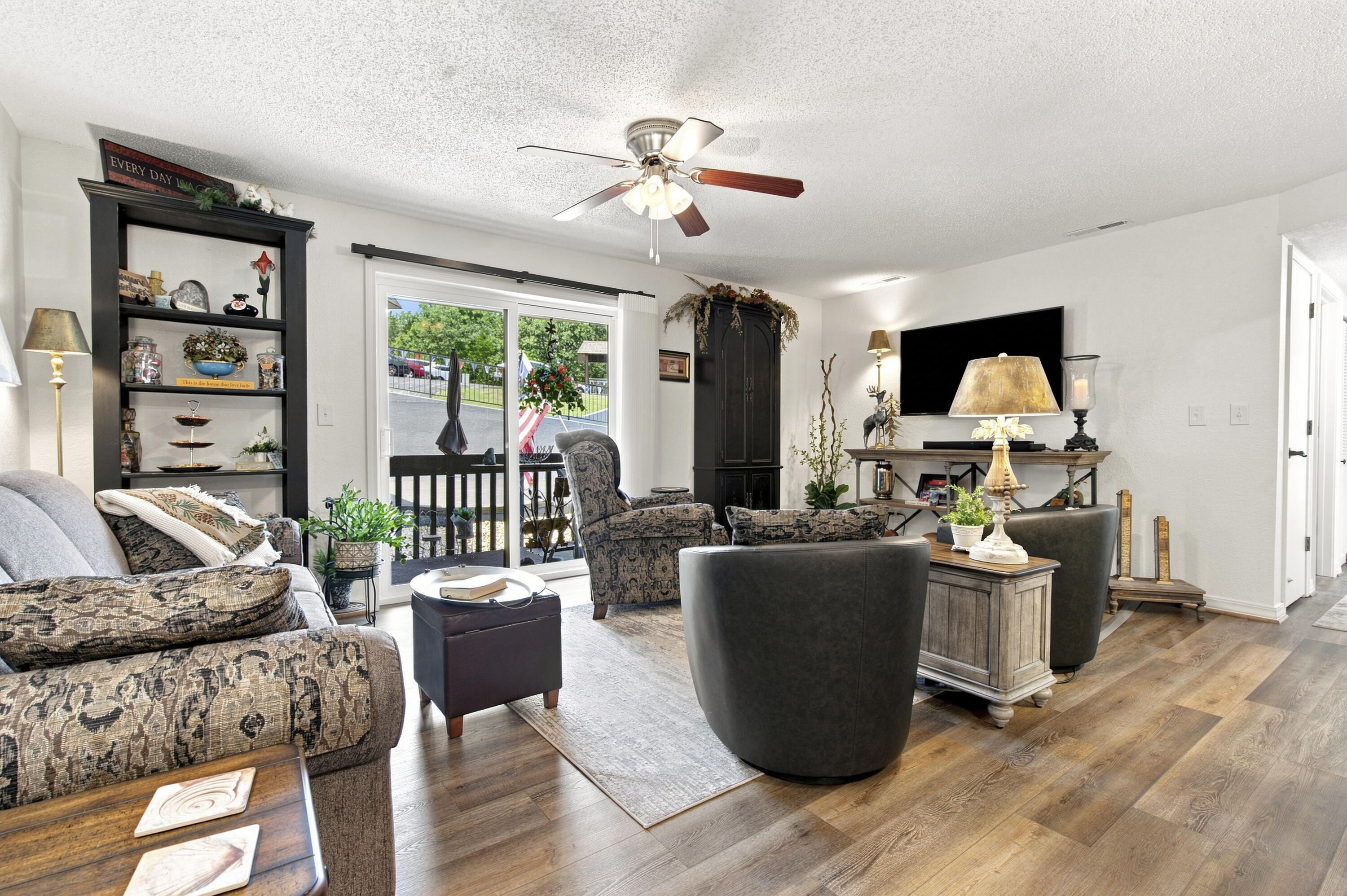 170 Wilshire Drive Unit 80 Property Photo 4