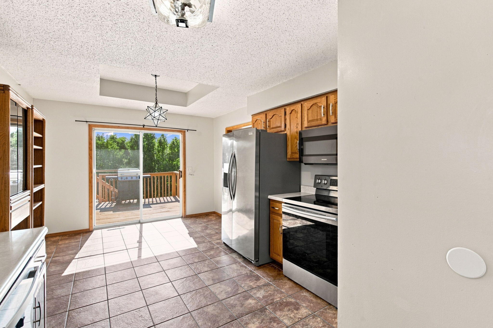 970 Creekside Place Property Photo 11
