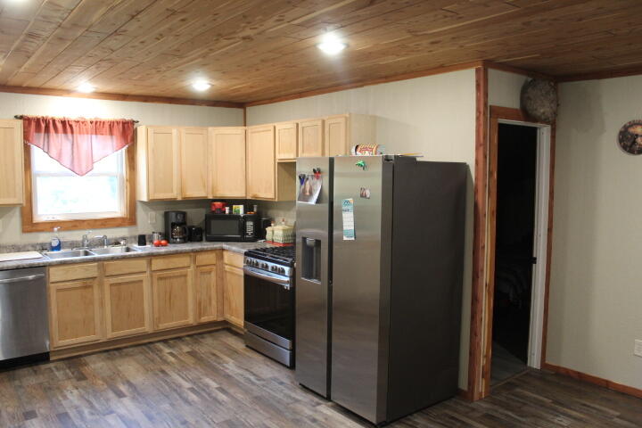 164 Hickory Drive Property Photo 4