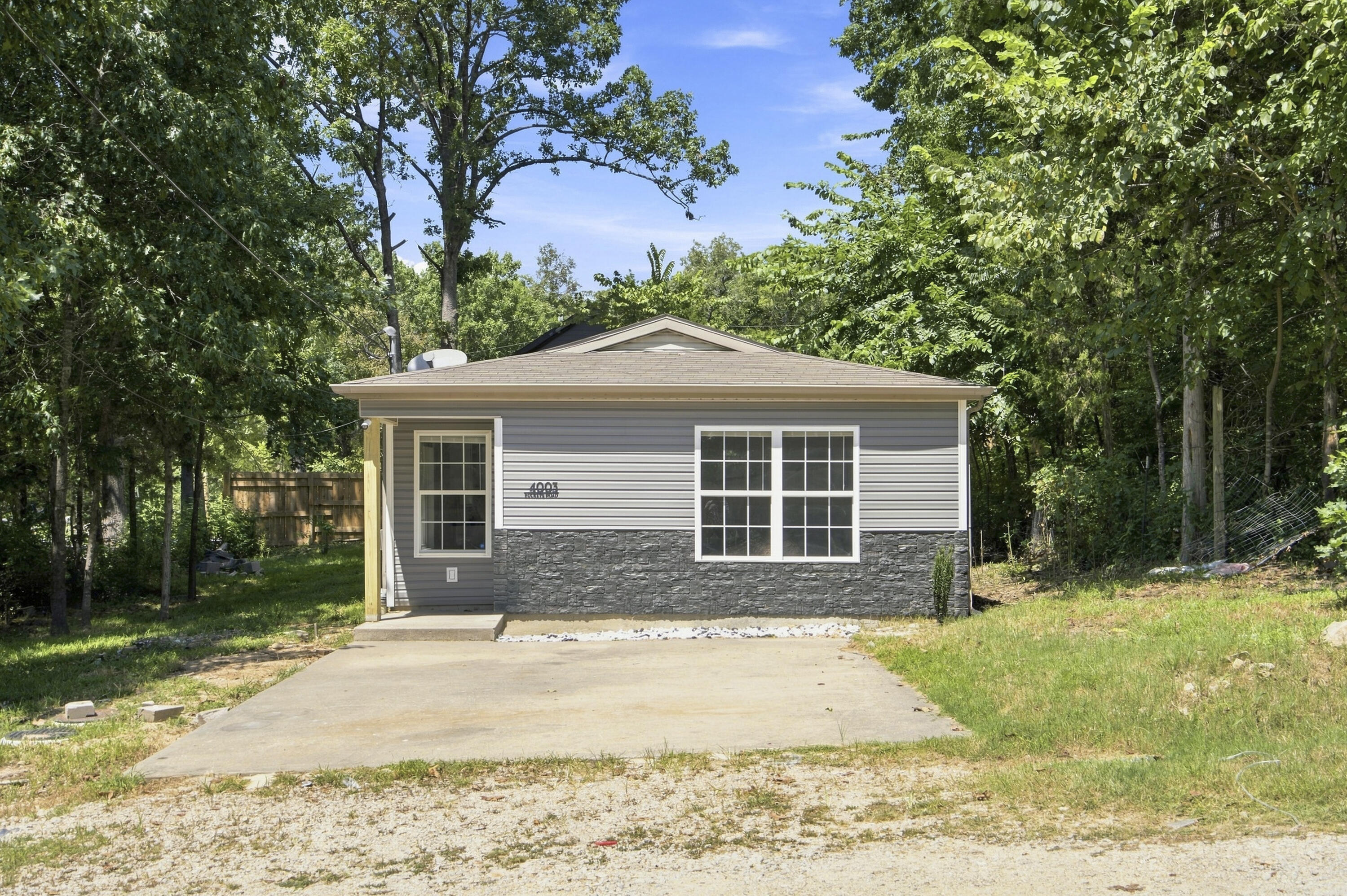4003 Buckeye Road Property Photo 1