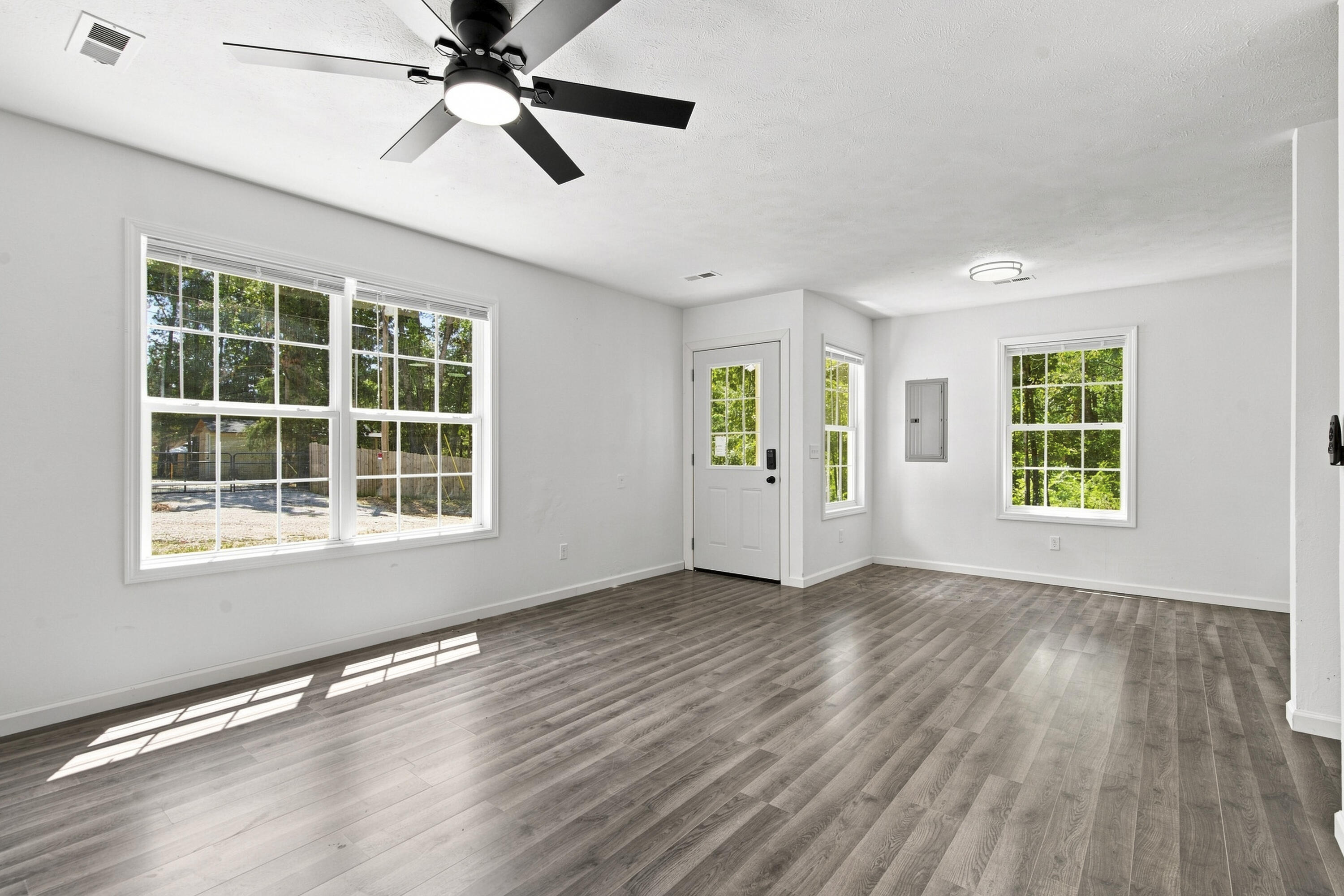4003 Buckeye Road Property Photo 3