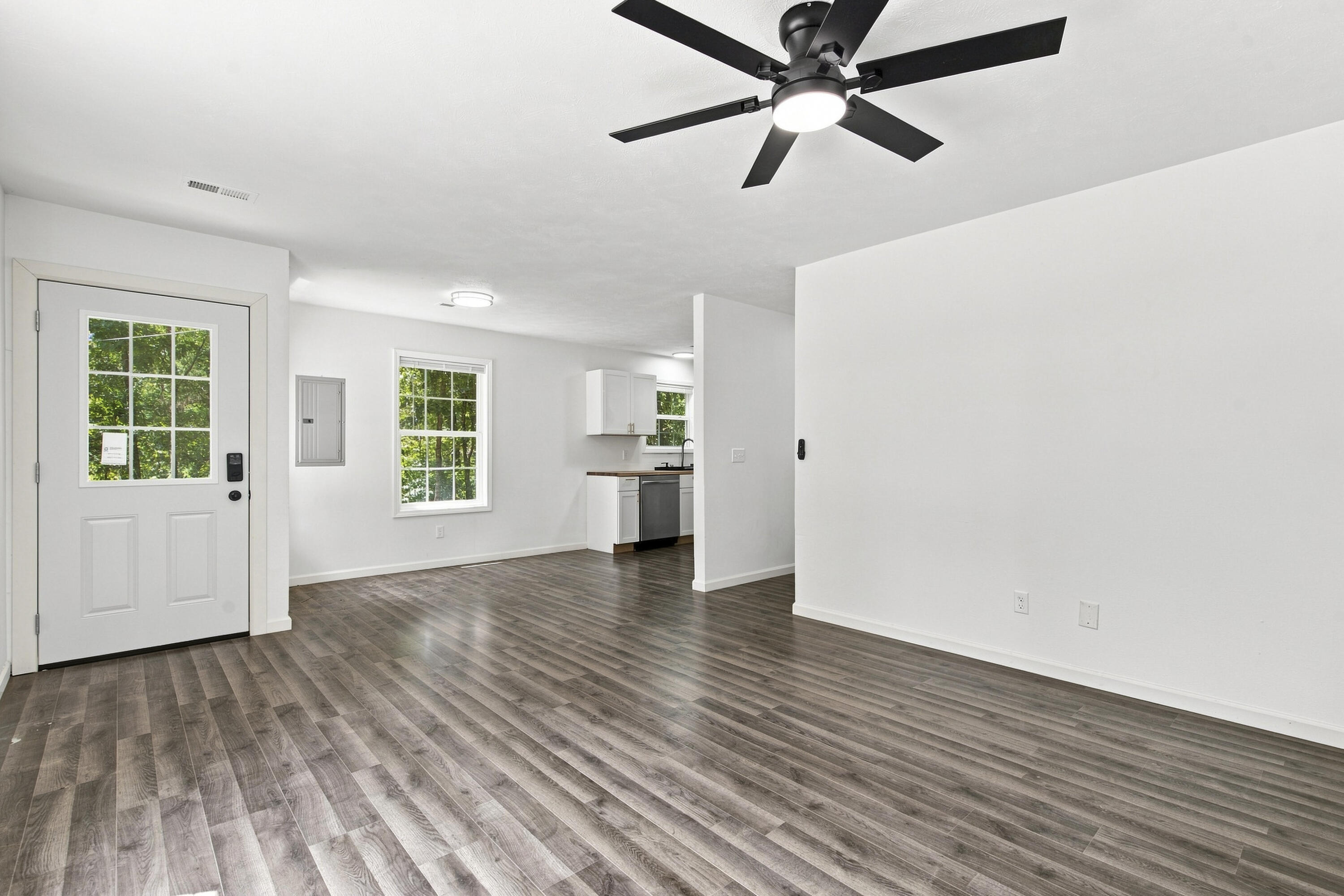 4003 Buckeye Road Property Photo 6