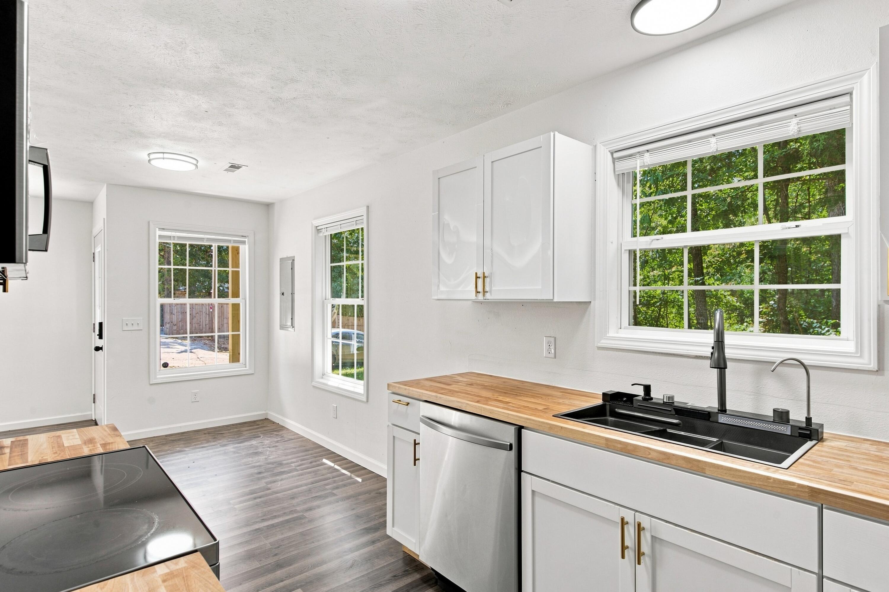 4003 Buckeye Road Property Photo 10