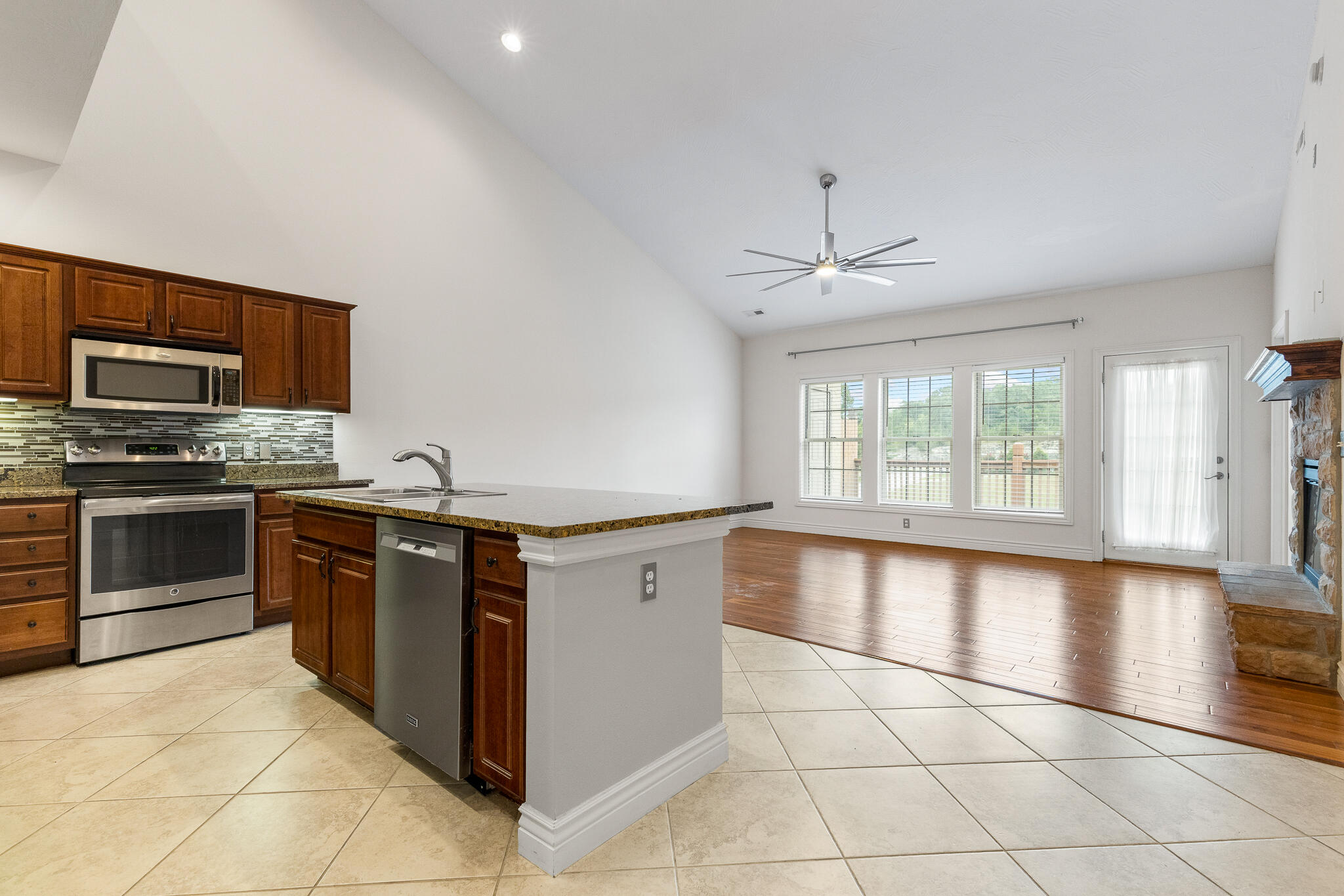 130 Lugano Lane Property Photo 7