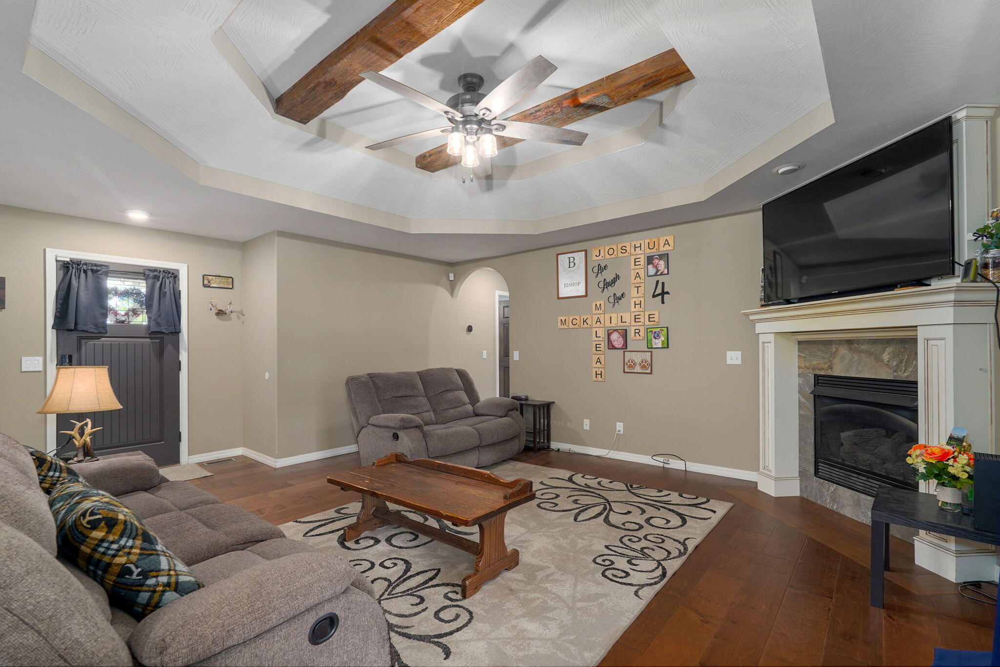 610 East Katella Circle Property Photo 7
