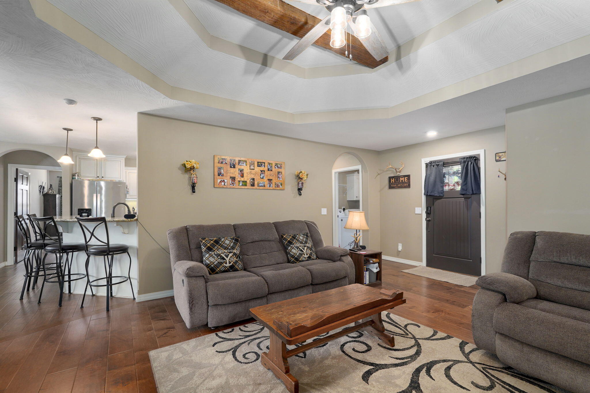 610 East Katella Circle Property Photo 8