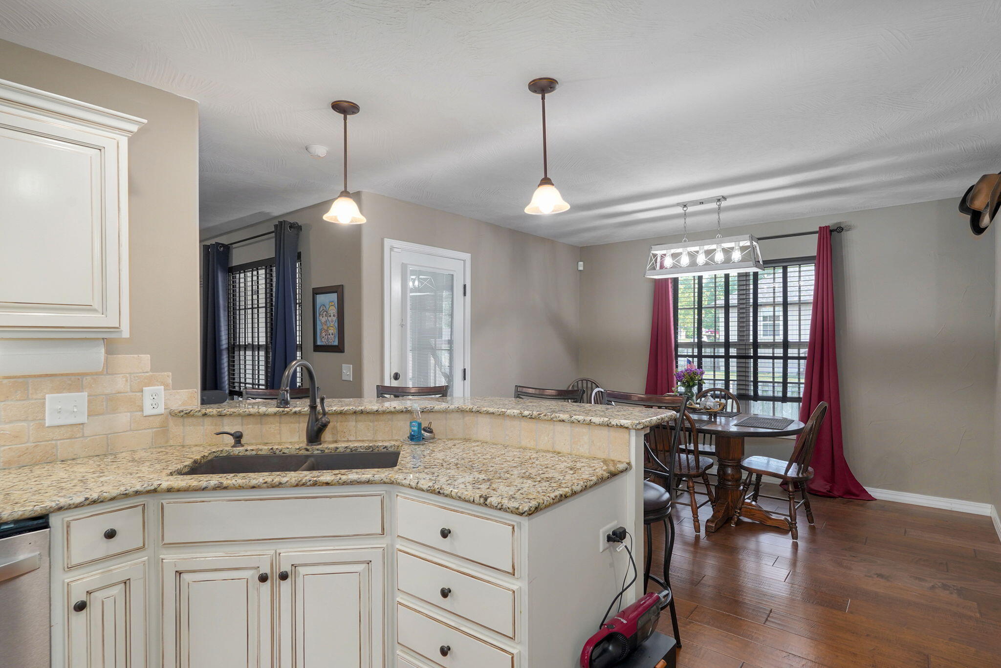 610 East Katella Circle Property Photo 13