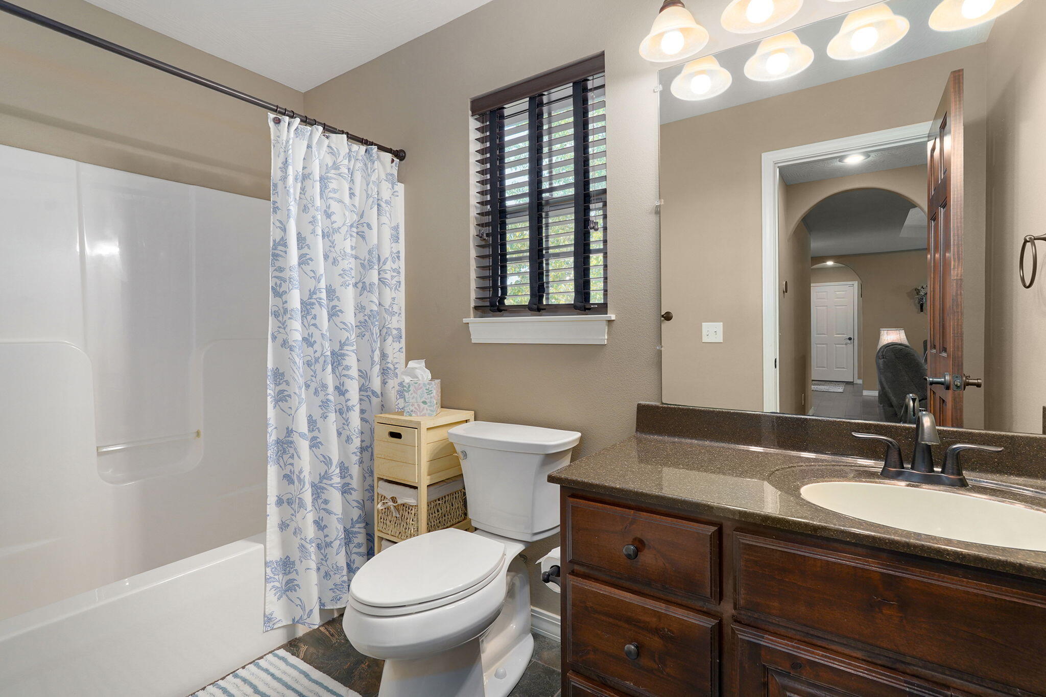 610 East Katella Circle Property Photo 22