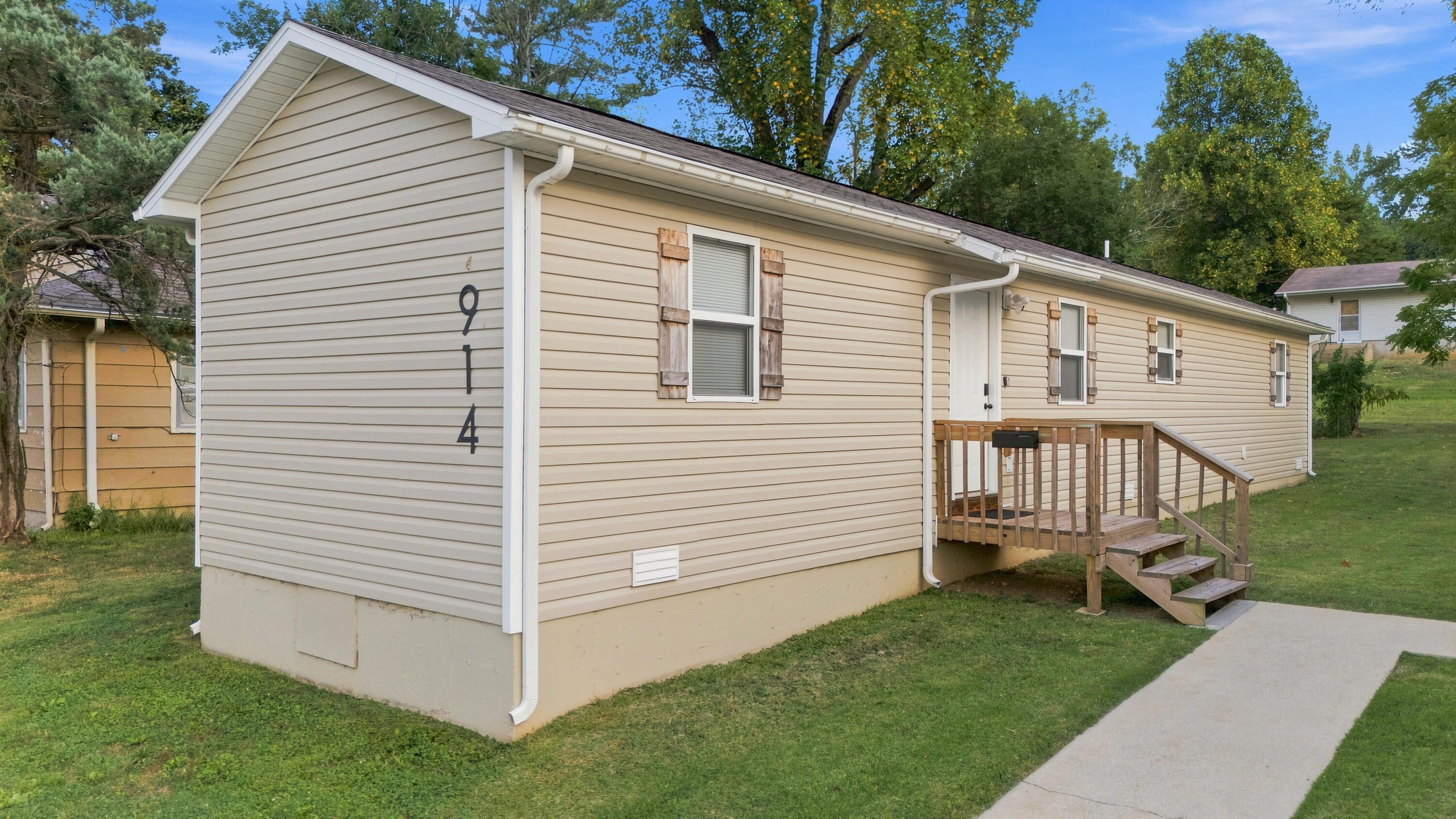 914 Renfrow Avenue Property Photo 1