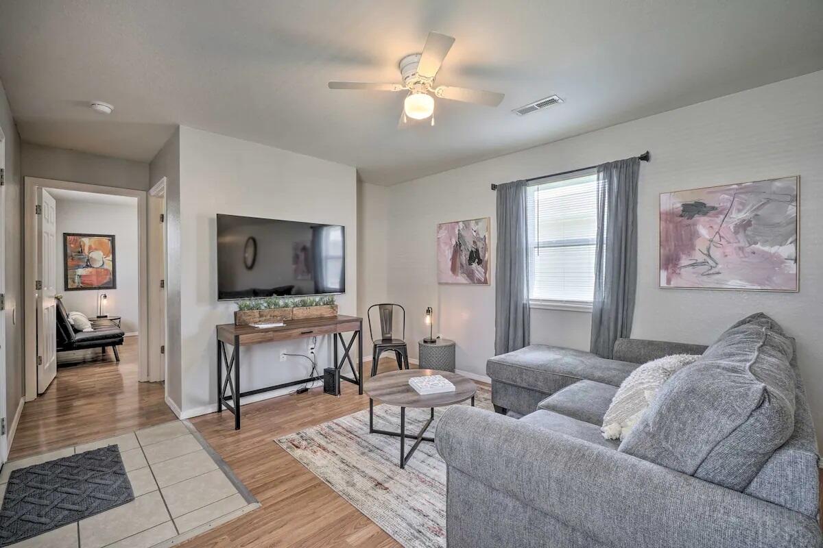 914 Renfrow Avenue Property Photo 3
