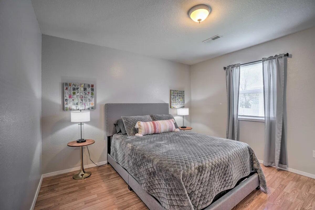 914 Renfrow Avenue Property Photo 8