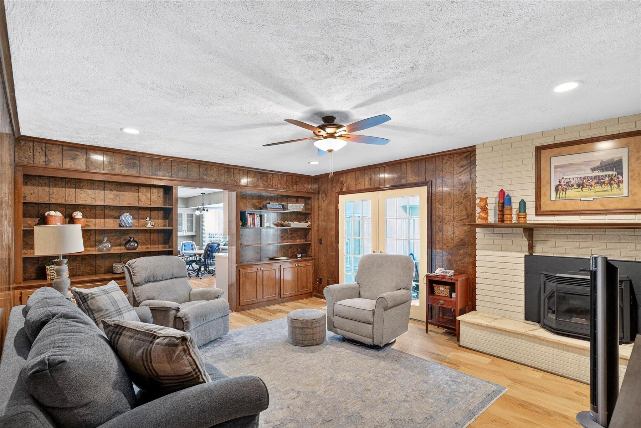5026 South Charleston Avenue Property Photo 13