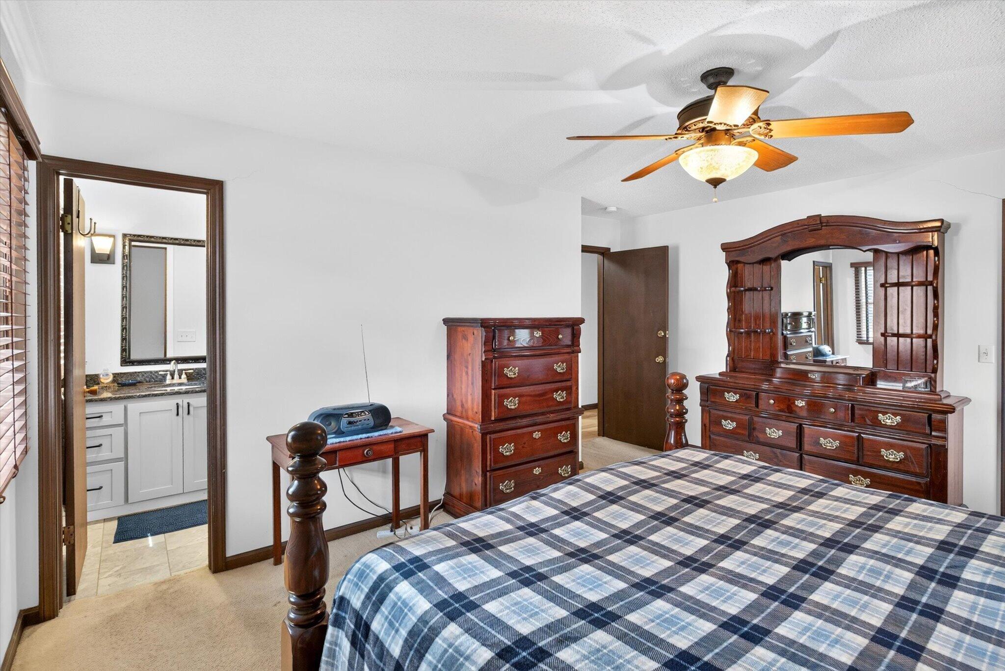 5026 South Charleston Avenue Property Photo 17