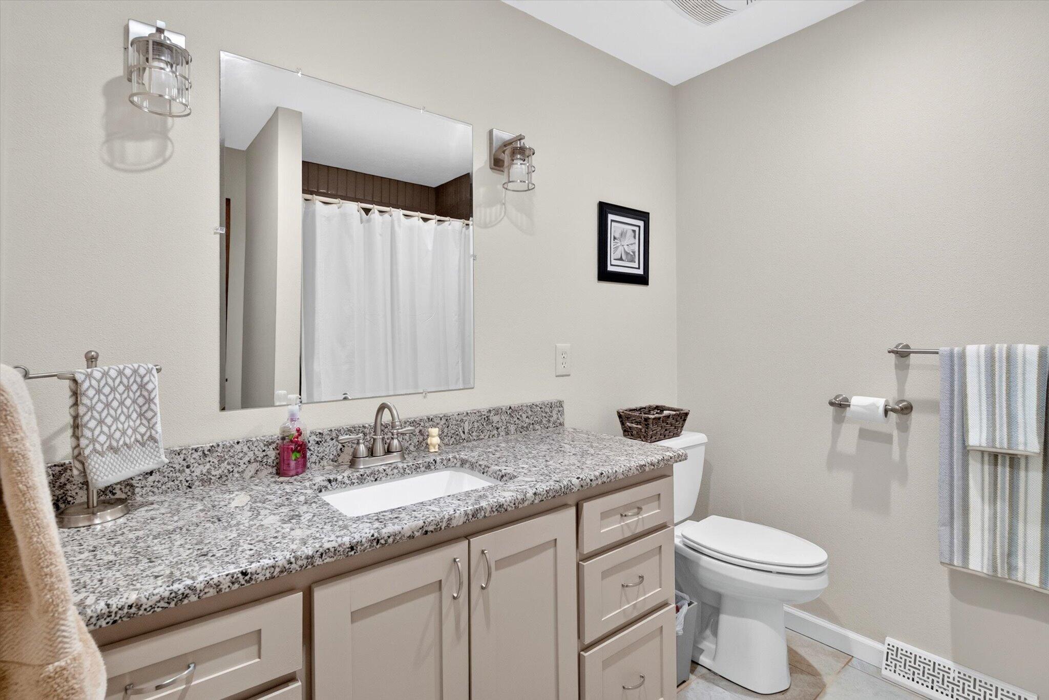 5026 South Charleston Avenue Property Photo 20