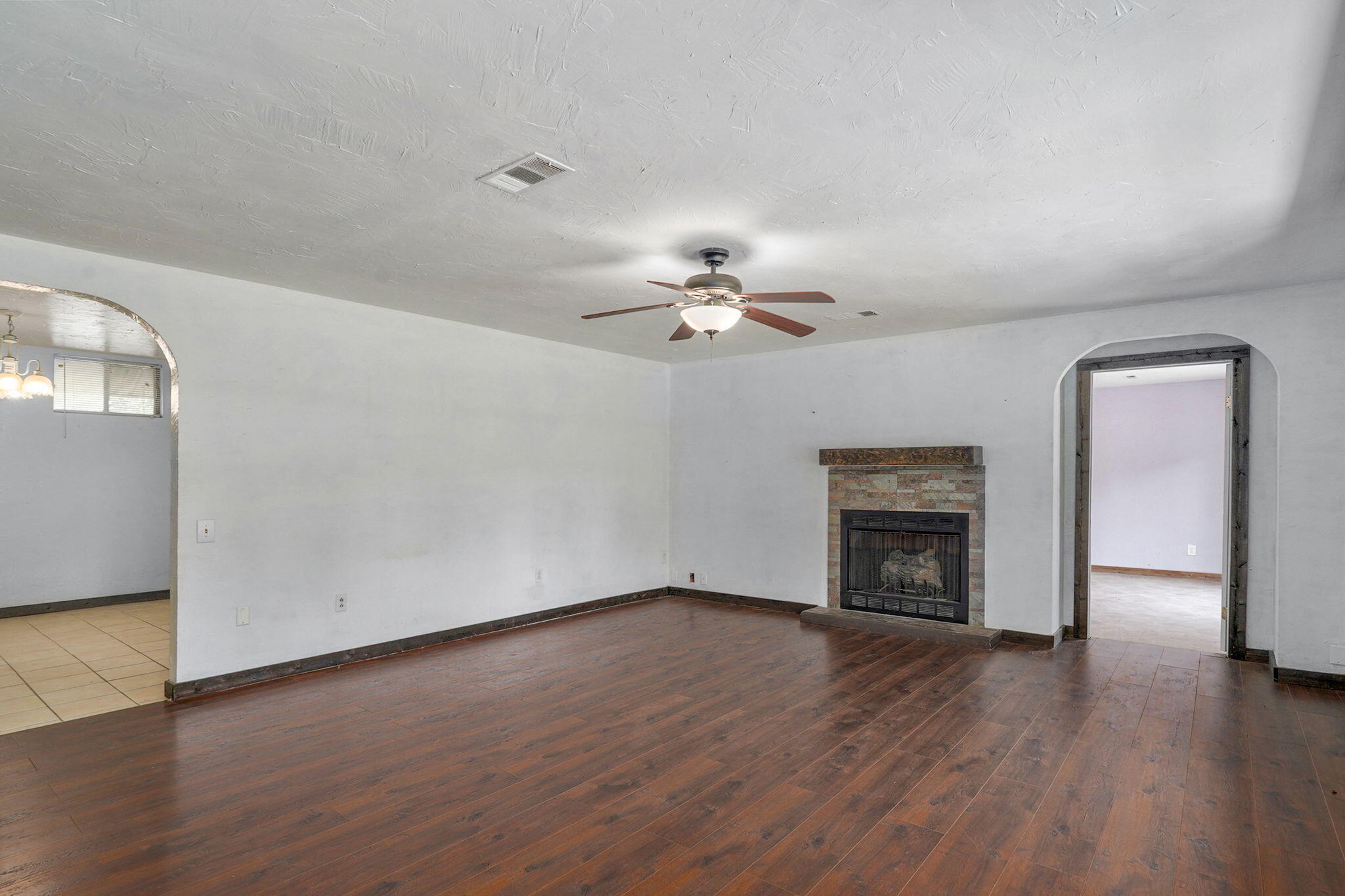 18803 Lawrence 2100 Property Photo 4