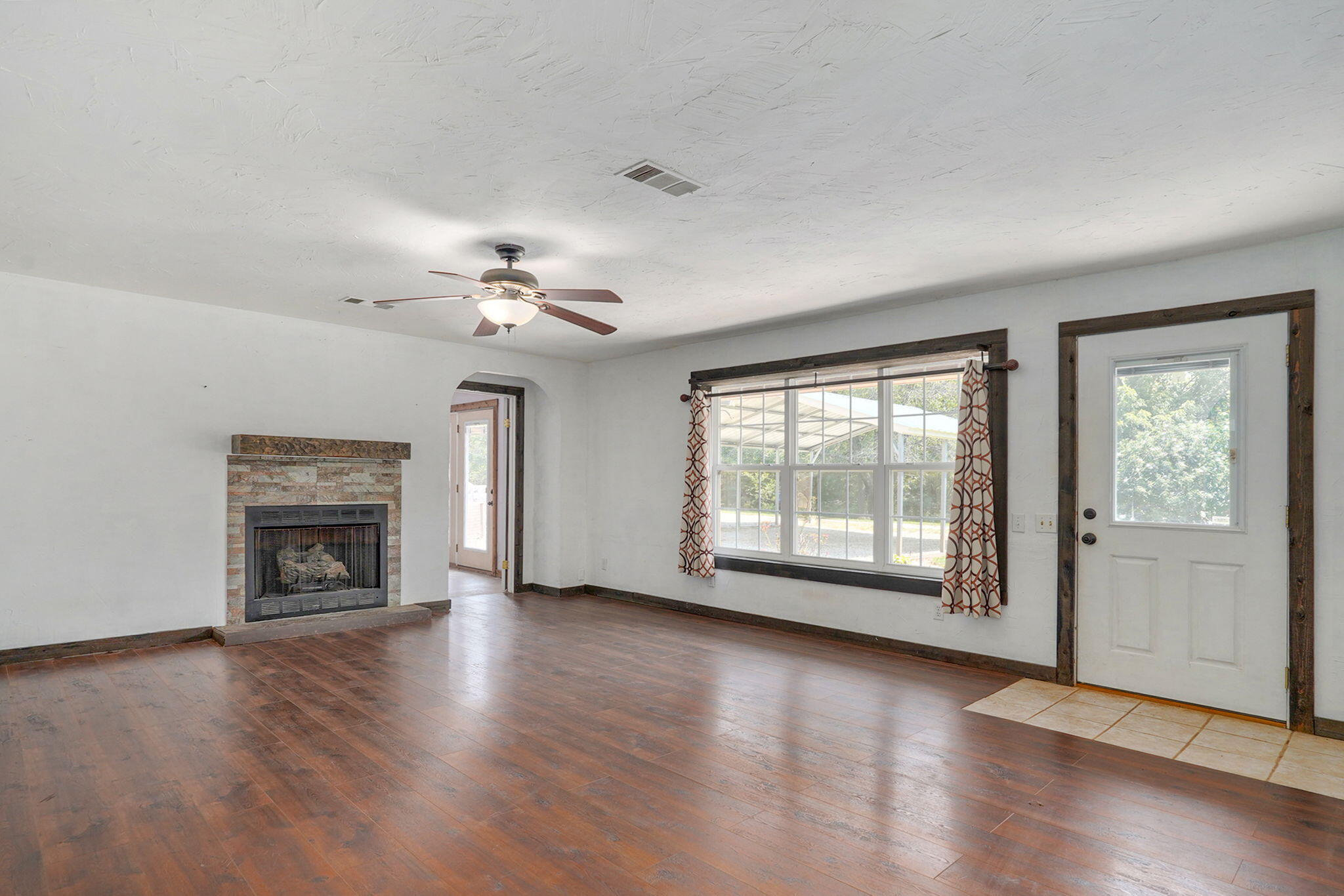 18803 Lawrence 2100 Property Photo 6