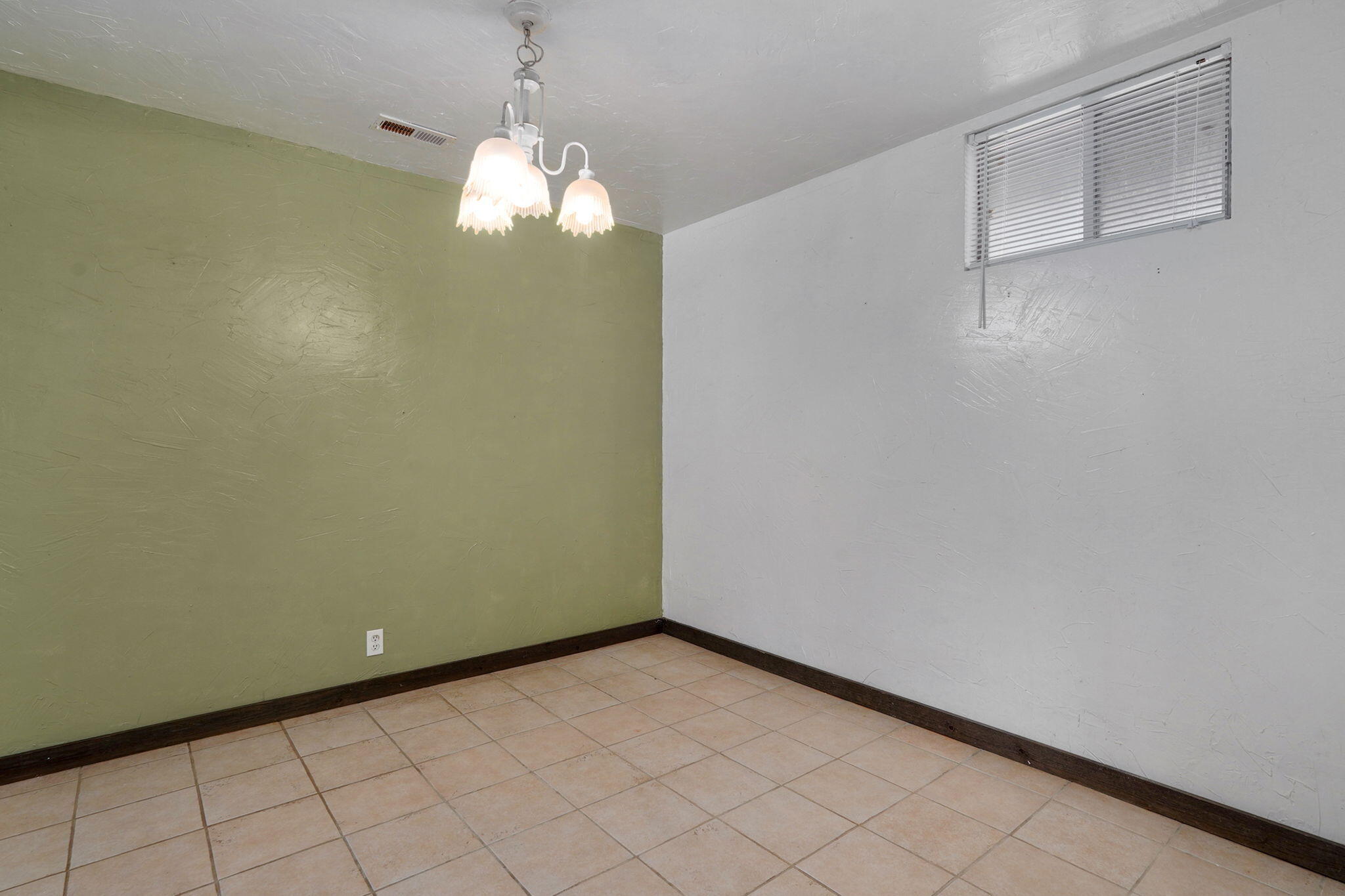 18803 Lawrence 2100 Property Photo 10