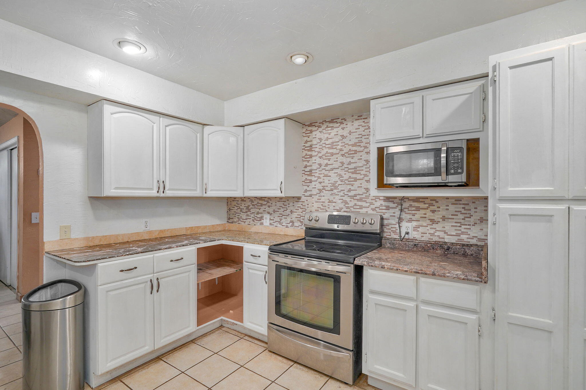 18803 Lawrence 2100 Property Photo 11